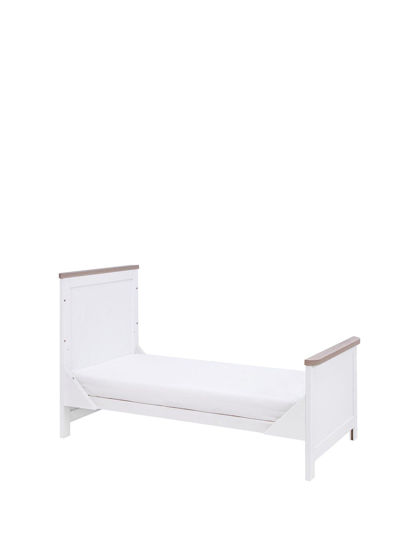 tutti-bambini-verona-cot-bed-whiteoakback