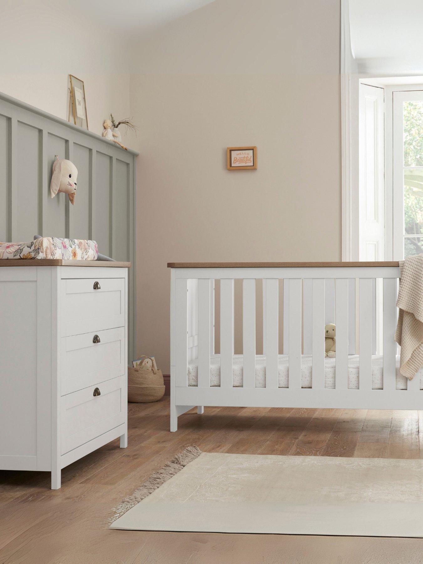 Tutti Bambini Verona 2 Piece Nursery Furniture Room Set - White/Oak
