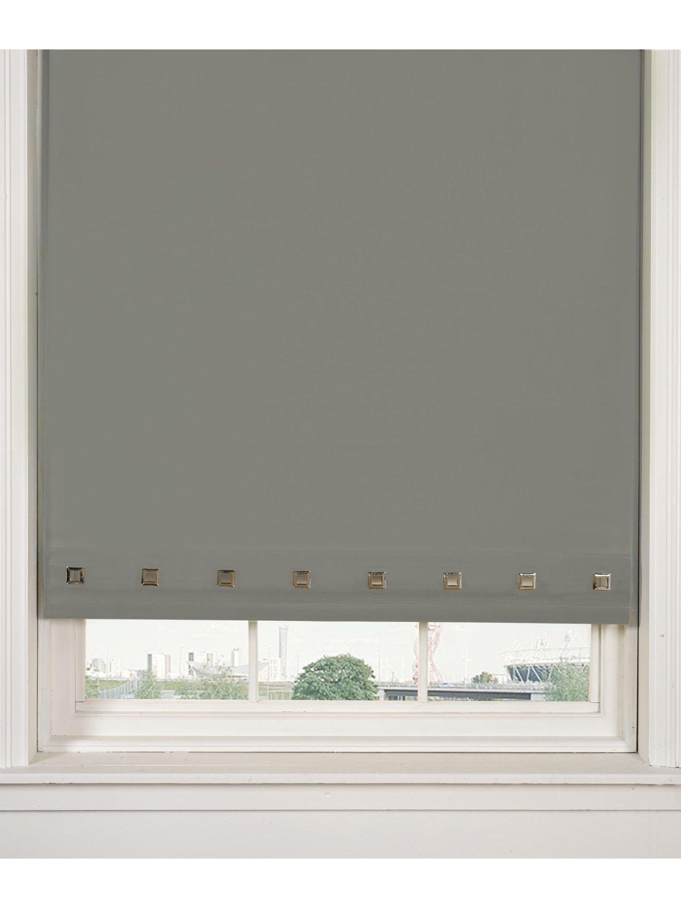 everyday-plain-eyelet-roller-blind