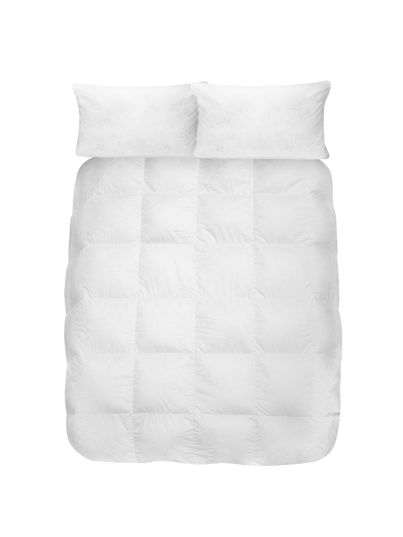 laura-ashley-goose-feather-and-down-105-tog-duvet-whiteoutfit