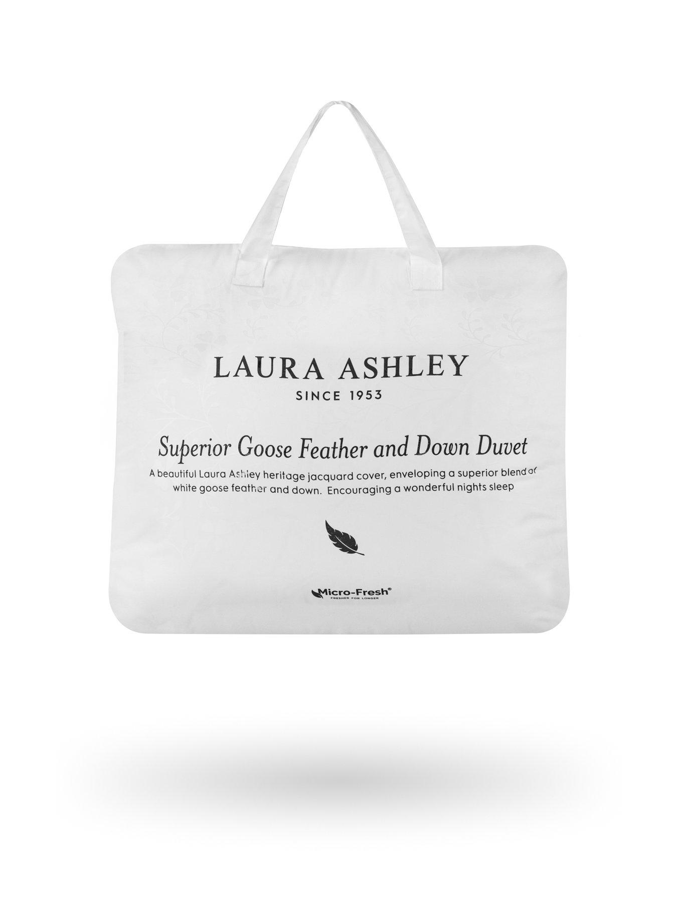 laura-ashley-goose-feather-and-down-105-tog-duvet-whitedetail