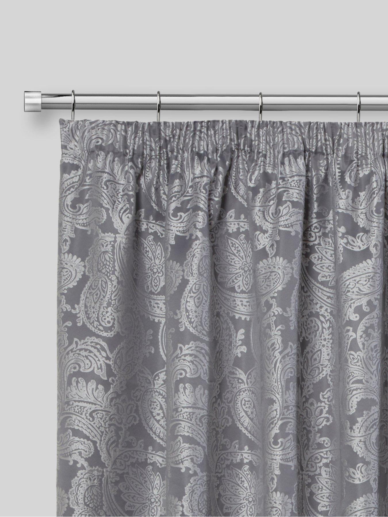 the-very-collection-stud-end-finial-extendable-curtain-poleoutfit