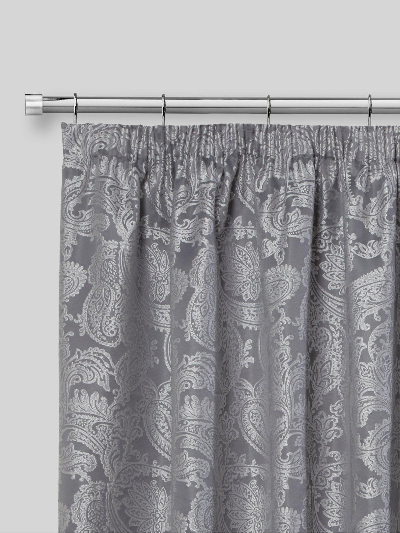 everyday-stud-end-finial-extendable-curtain-poleoutfit