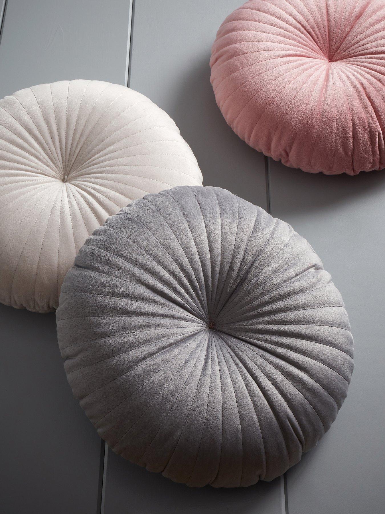 catherine-lansfield-round-filled-cushion-greydetail