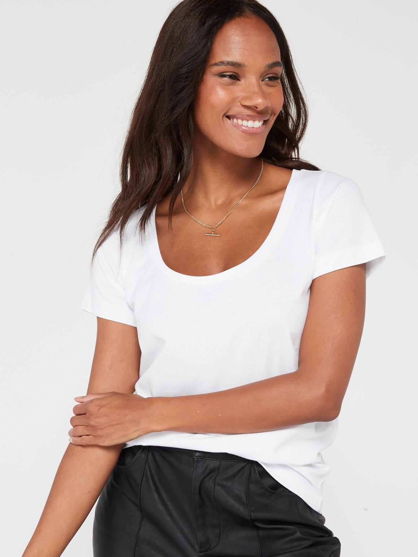 everyday-the-essential-scoop-neck-t-shirt-whiteoutfit