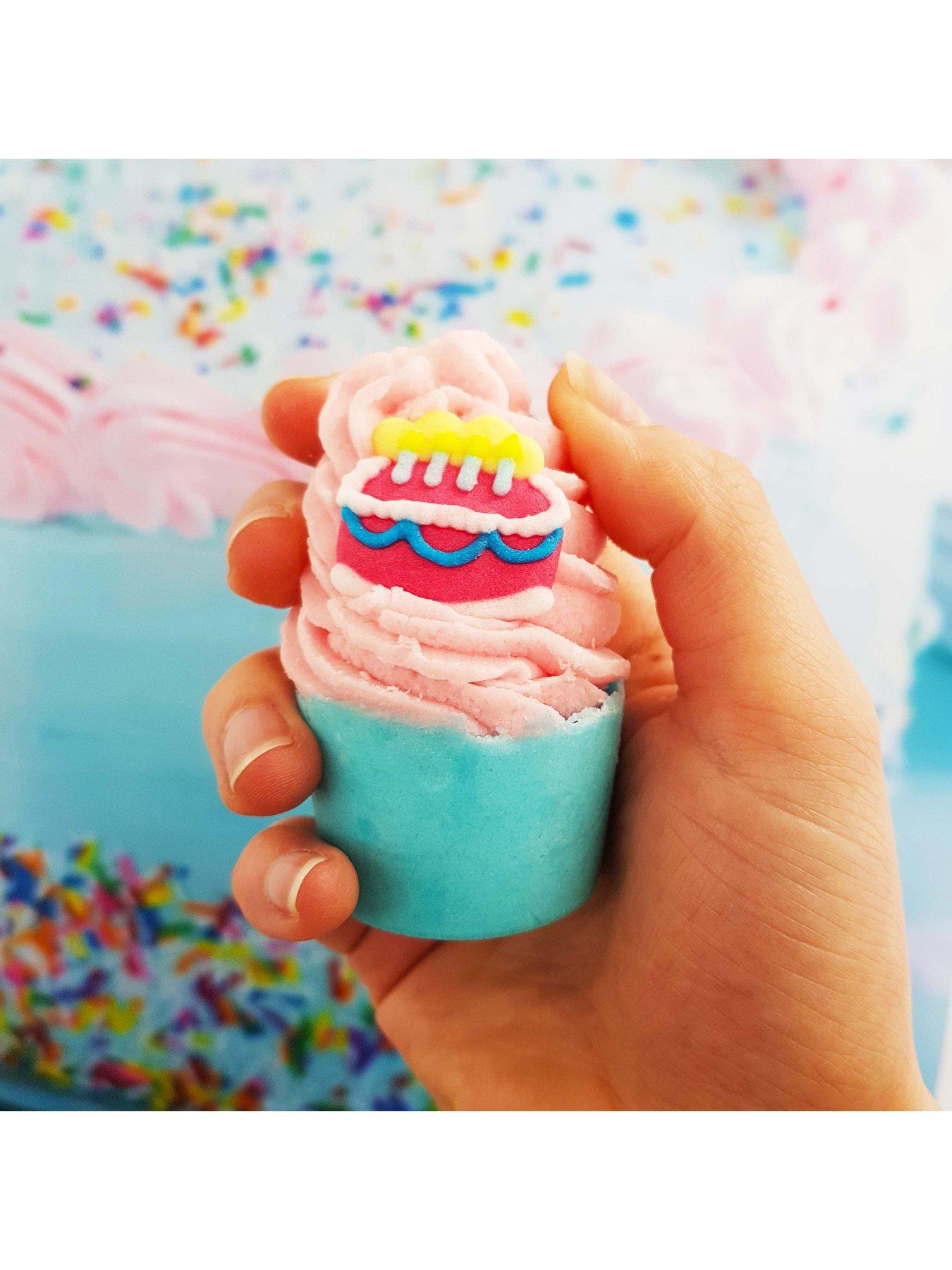 Image 5 of 6 of Bomb Cosmetics Supersize Happy Birthday Gift Set