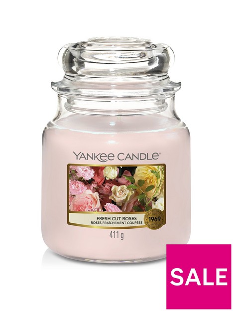 yankee-candle-classic-medium-jar-candle-ndash-fresh-cut-roses