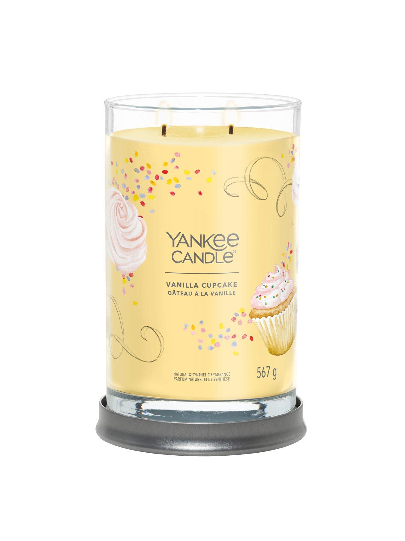 yankee-candle-signature-collection-large-tumbler-candle-ndash-vanilla-cupcakestillFront