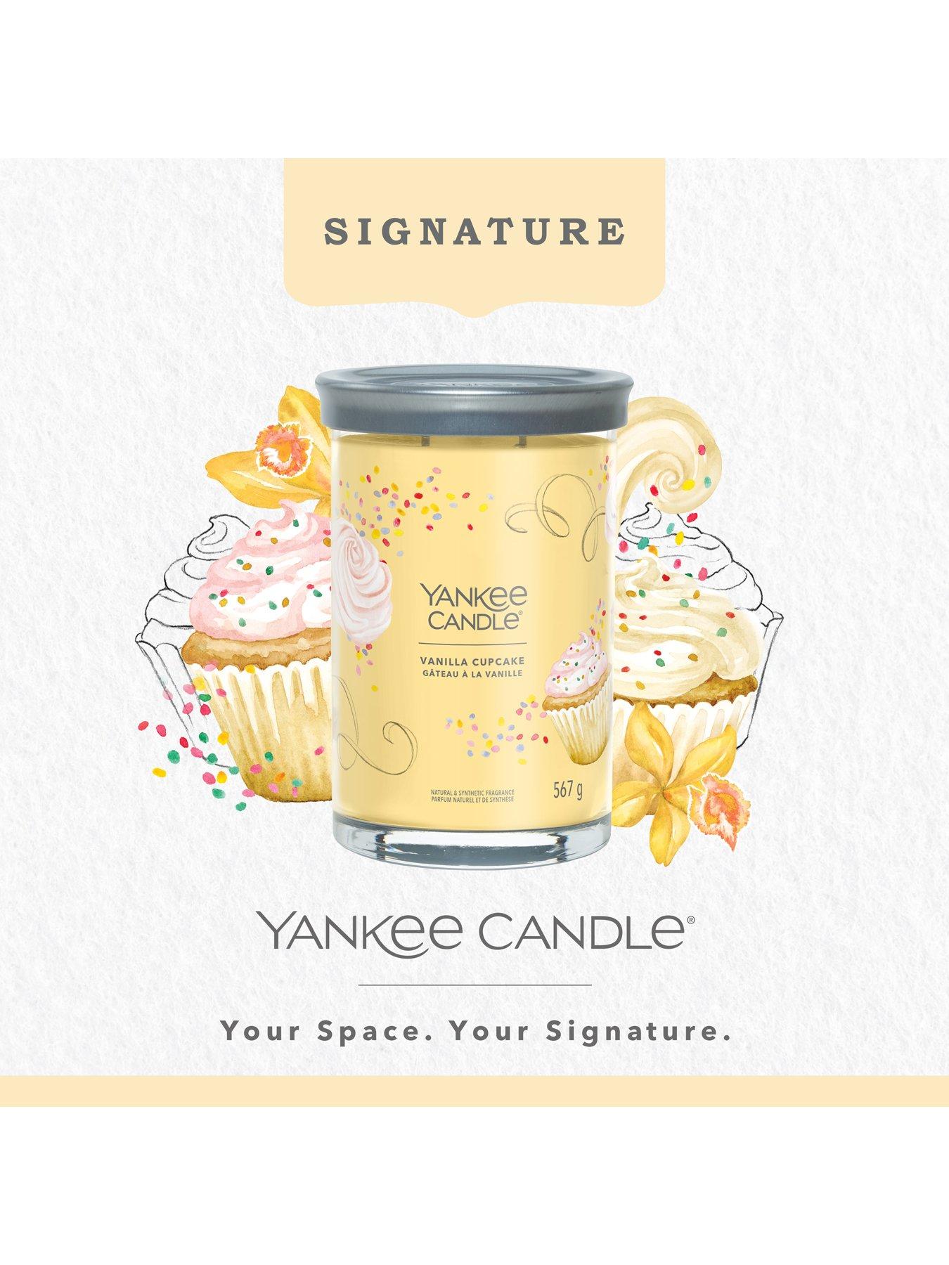 yankee-candle-signature-collection-large-tumbler-candle-ndash-vanilla-cupcakeback