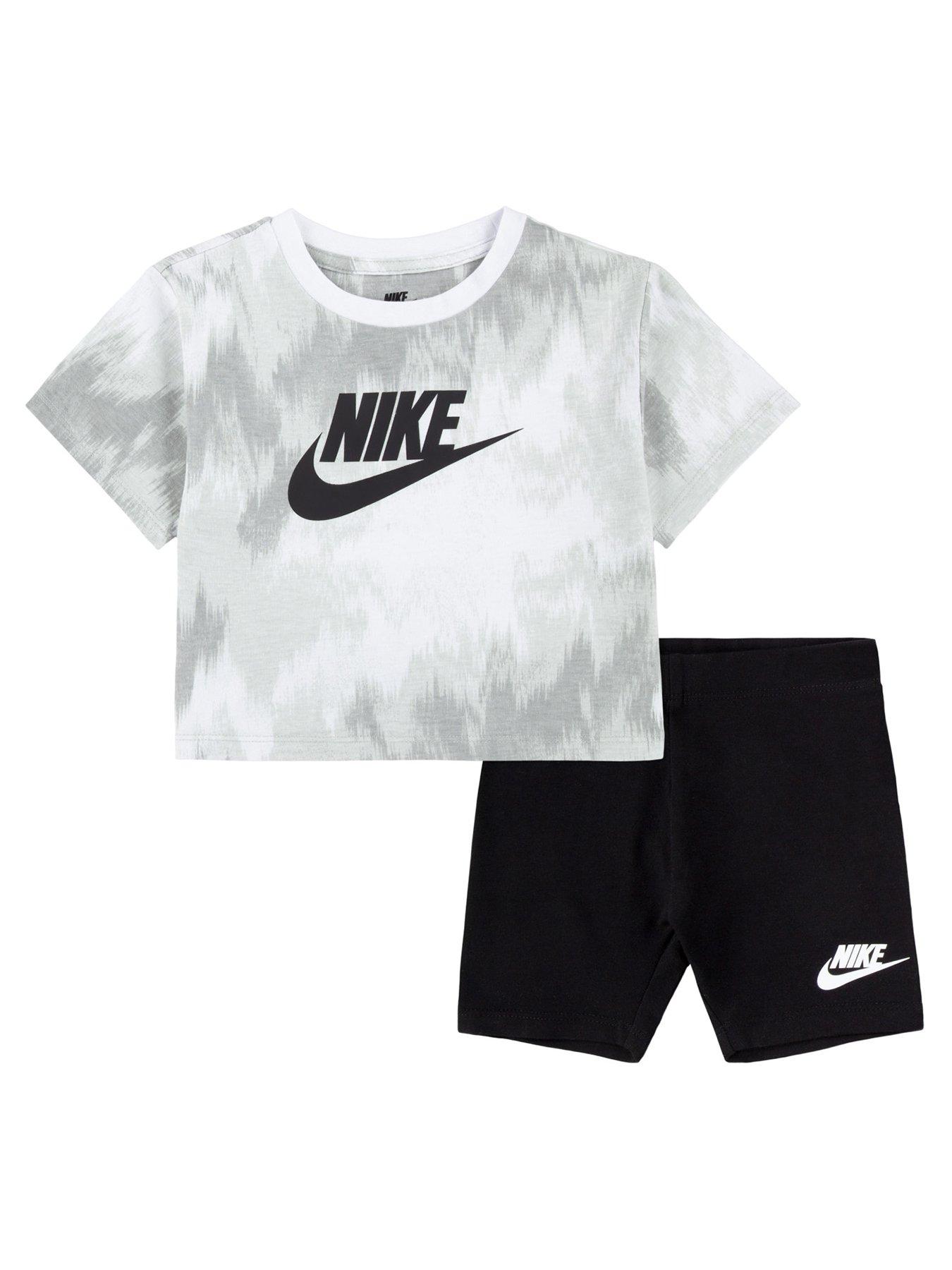 Infant nike best sale short set