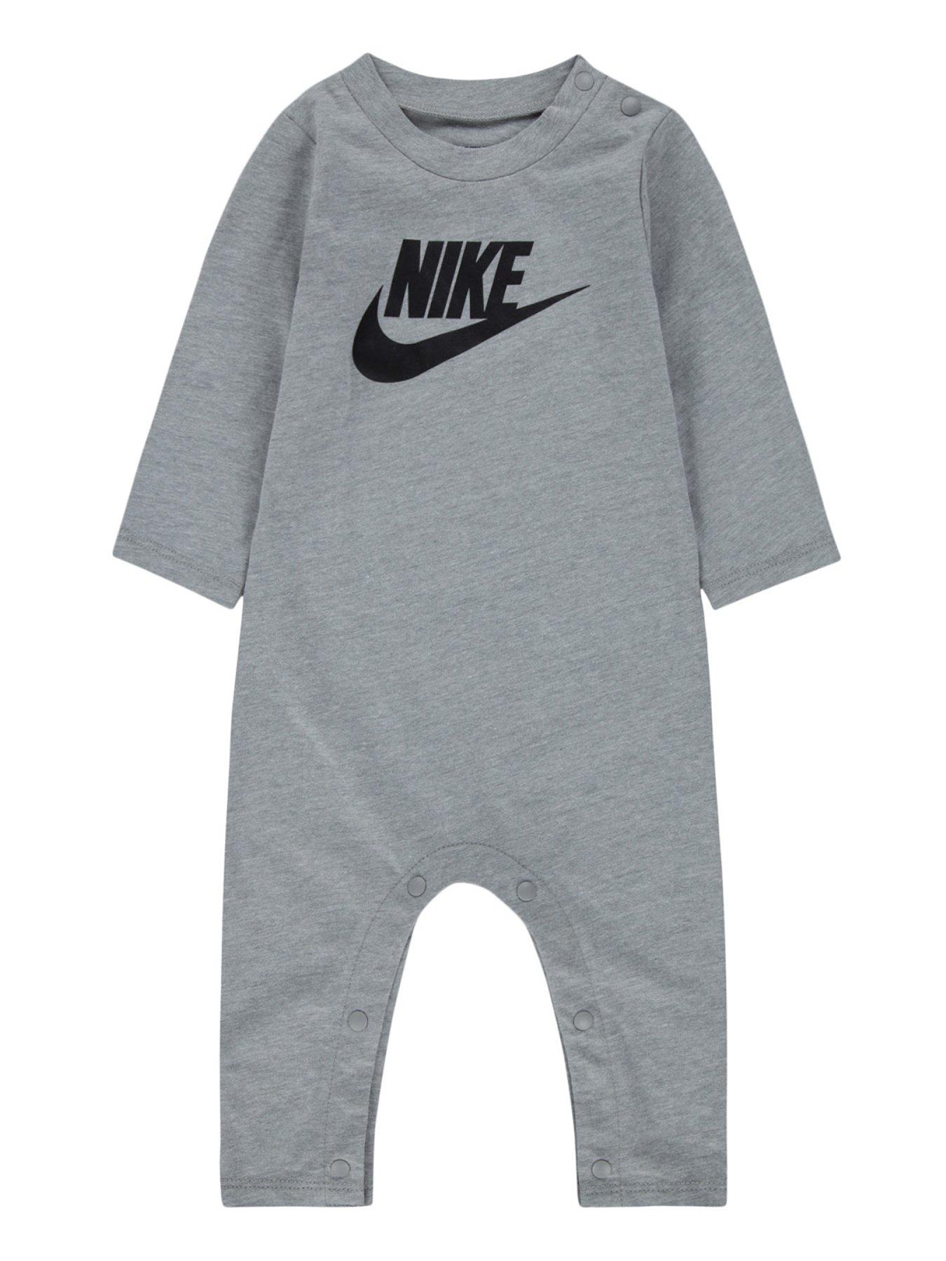 karton Athletic Paradoks 6/9 months | Nike | Sportswear | Baby clothes | Child & baby | Very Ireland