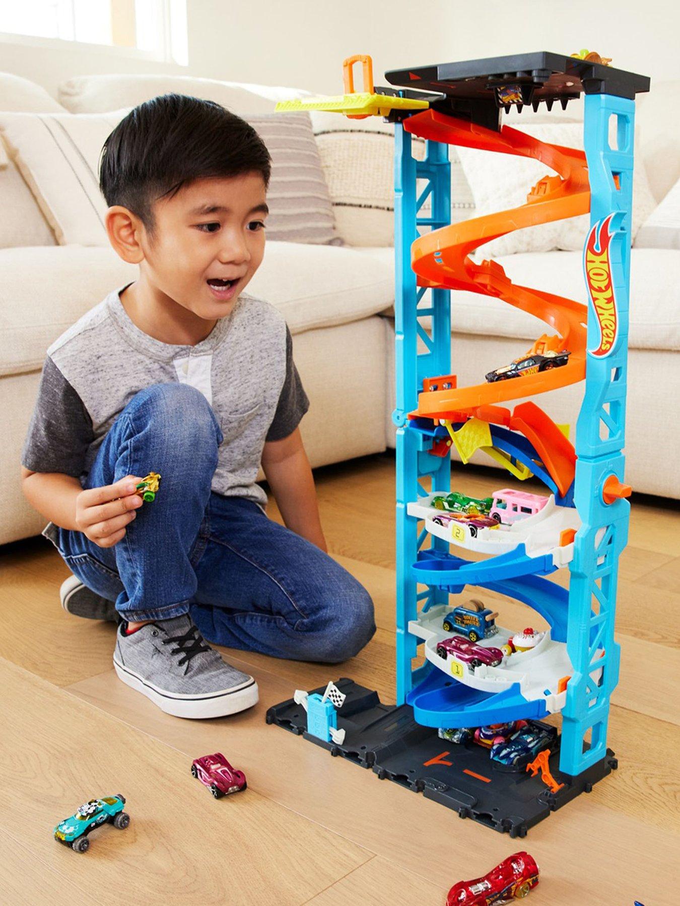 Epic Hot Wheels Ultimate Garage, Can You Defeat The Dragon And Race Your  Car On Spiral Ramp 