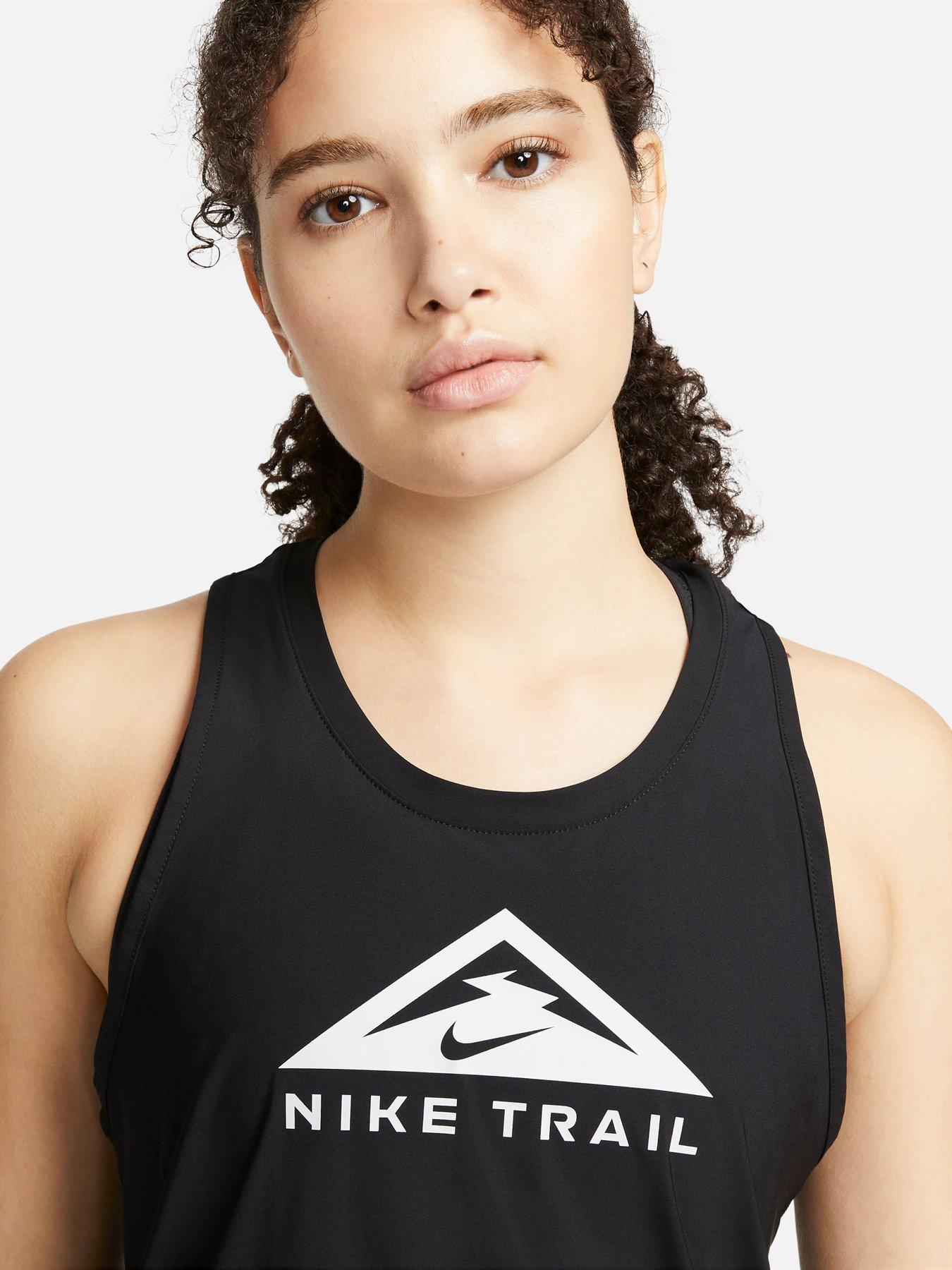 nike-trail-tank-top-blackoutfit