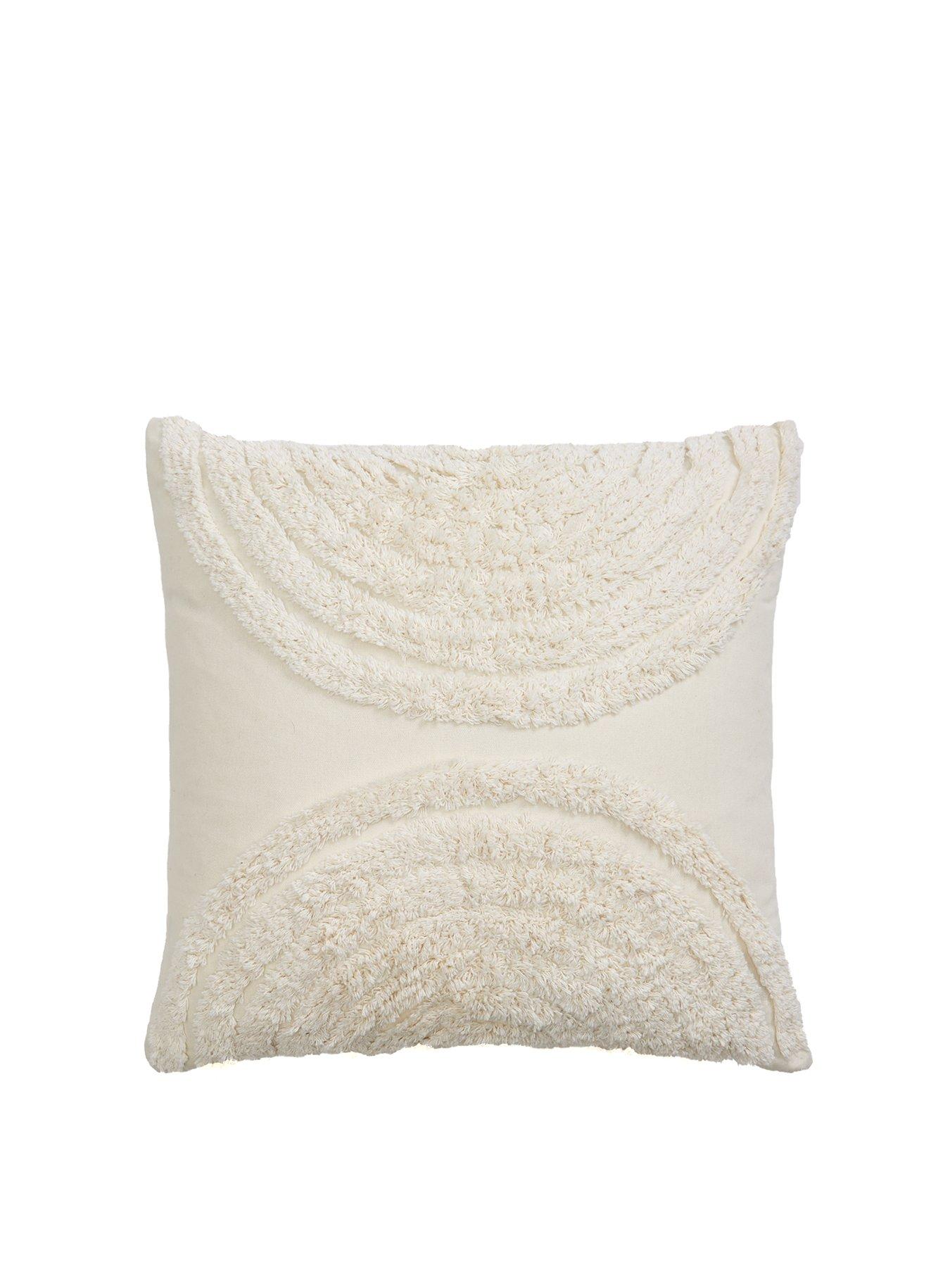 everyday-tufted-cushion