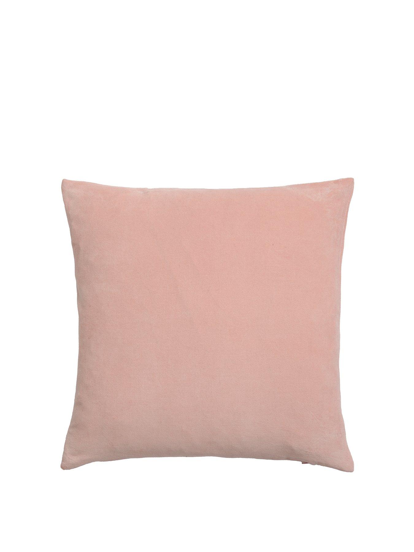 everyday-matte-velvet-cushion