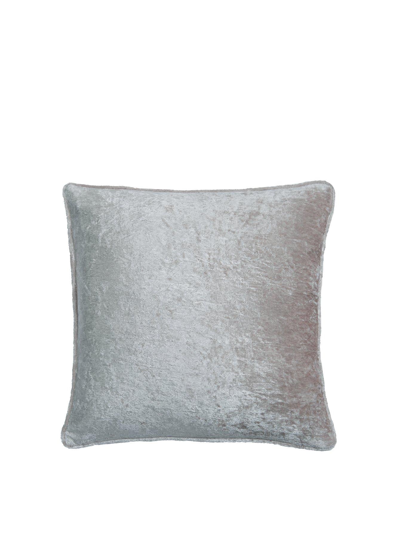 everyday-crushed-velvet-cushion