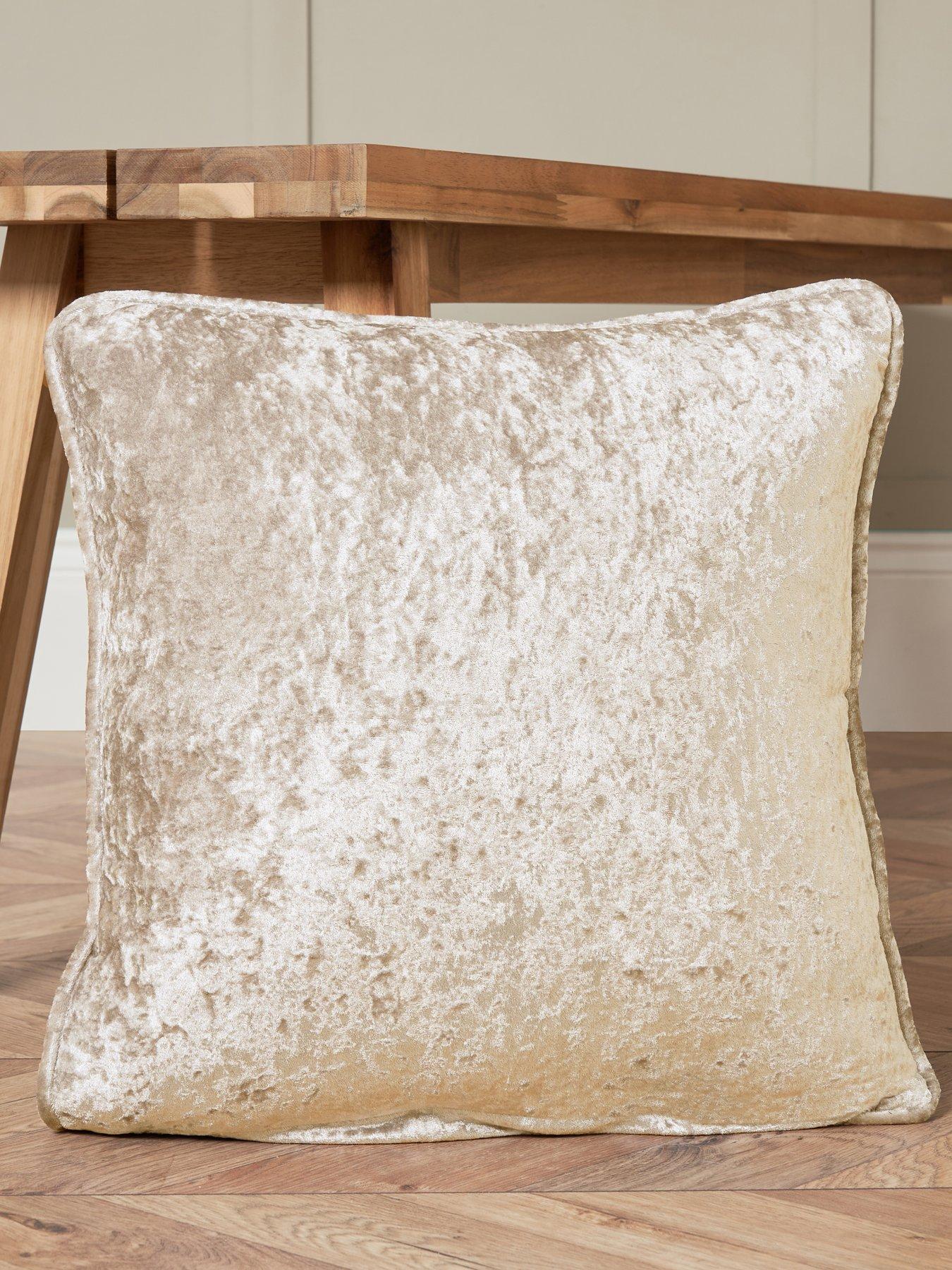 everyday-crushed-velvet-cushion