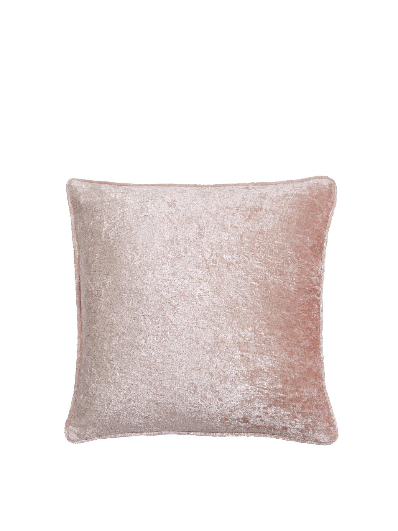 everyday-crushed-velvet-cushion