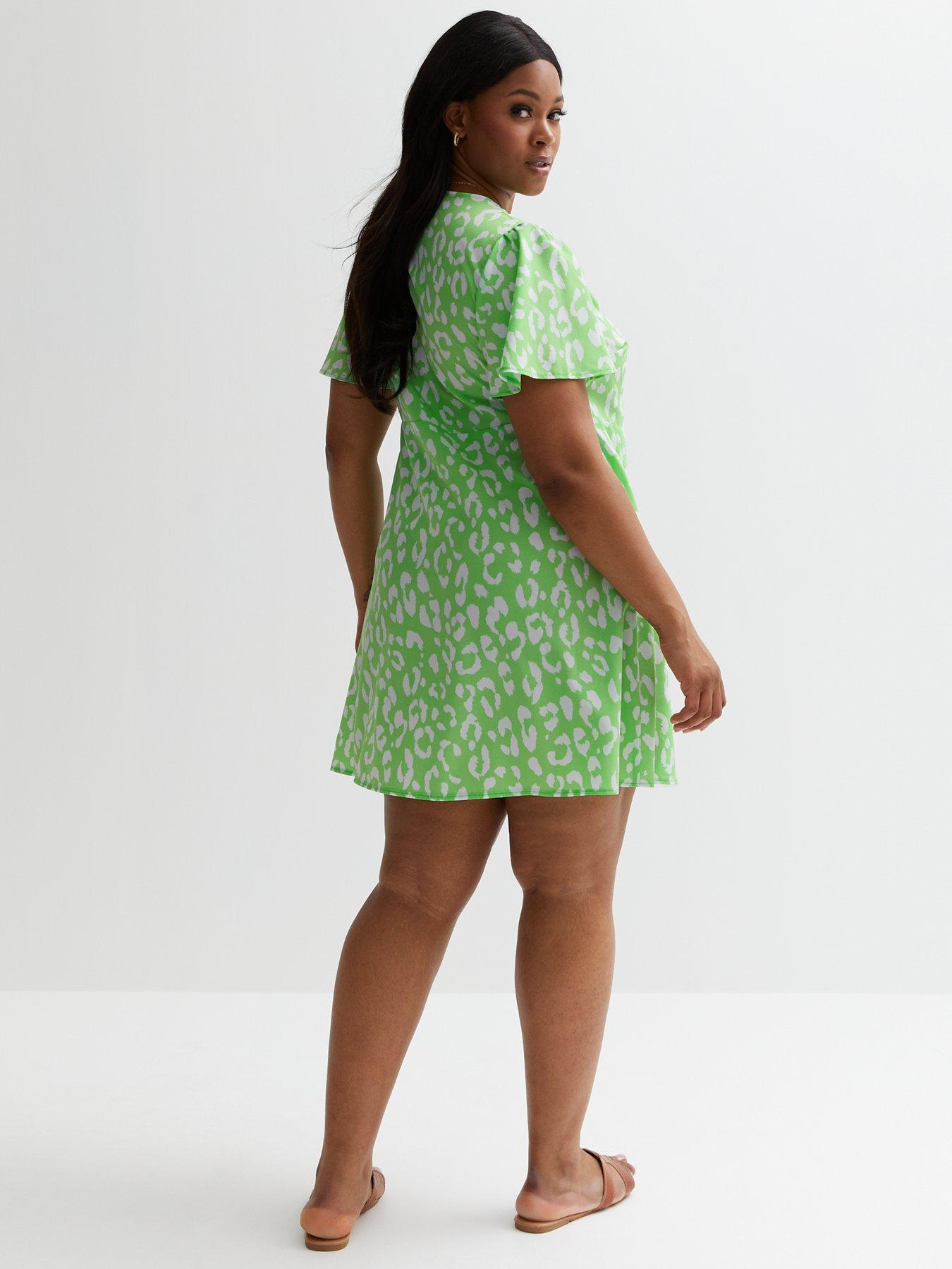 New Look Curves Animal Mini Wrap Dress - Print