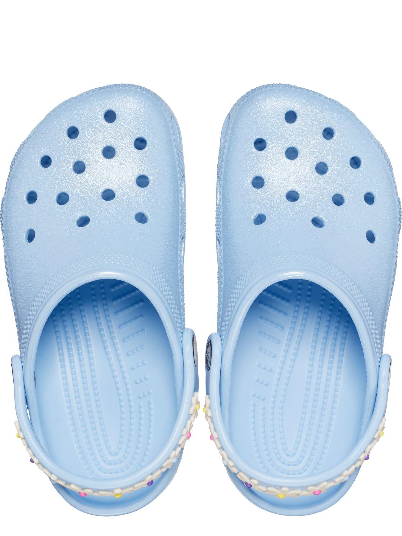 crocs-crocs-kids-classic-clog-fashion-sandal-blueoutfit