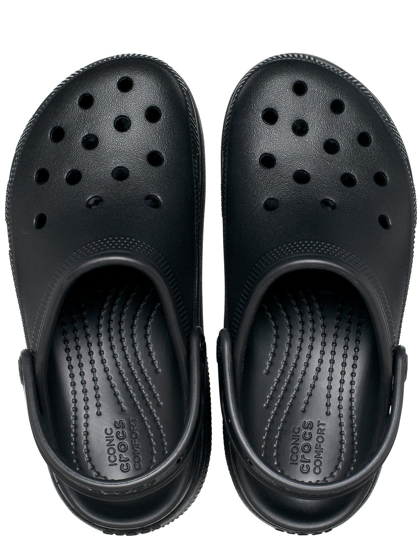 crocs-kids-cutie-crush-clog-sandal-blackoutfit