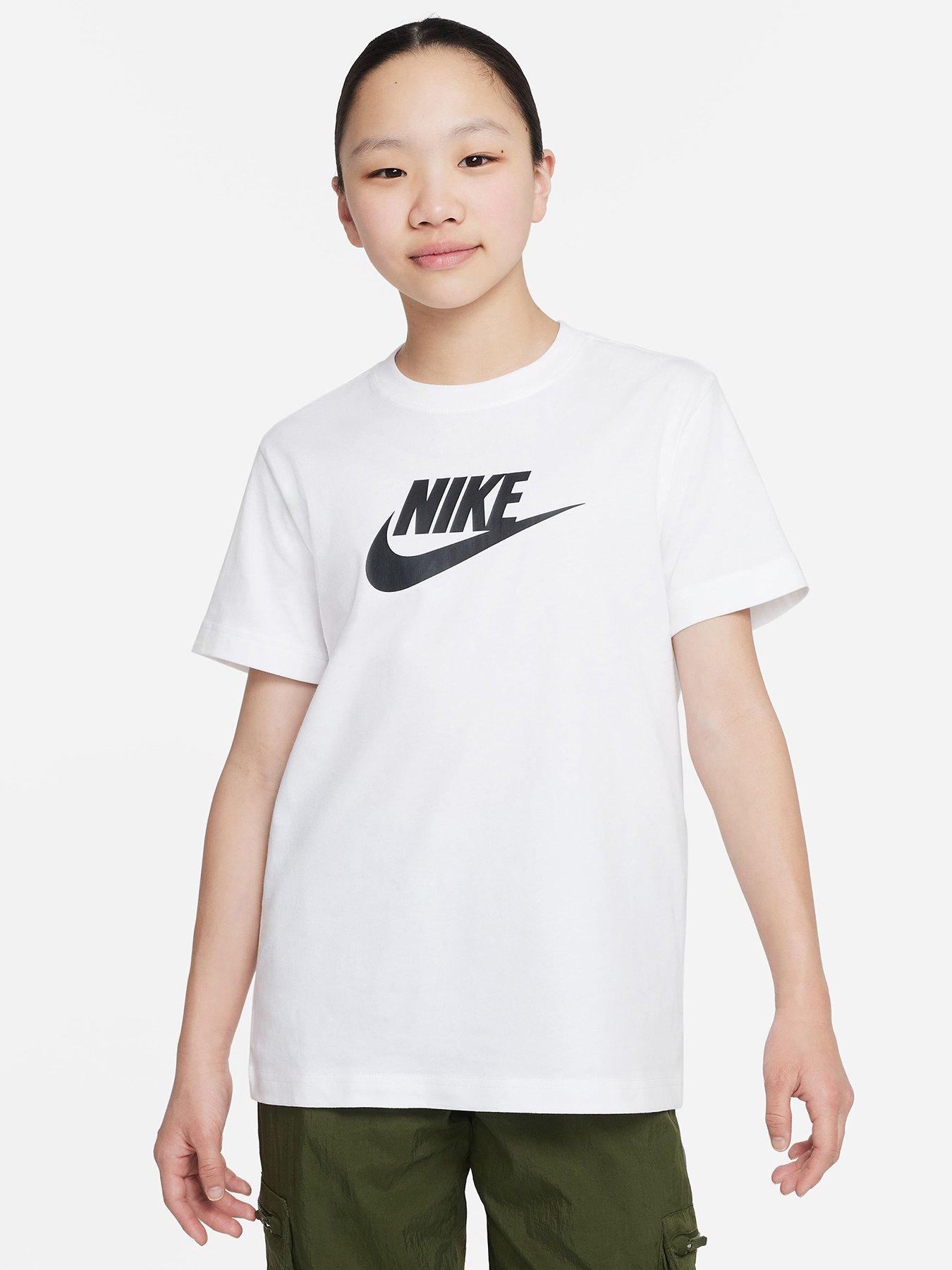 Boyfriend best sale shirt nike