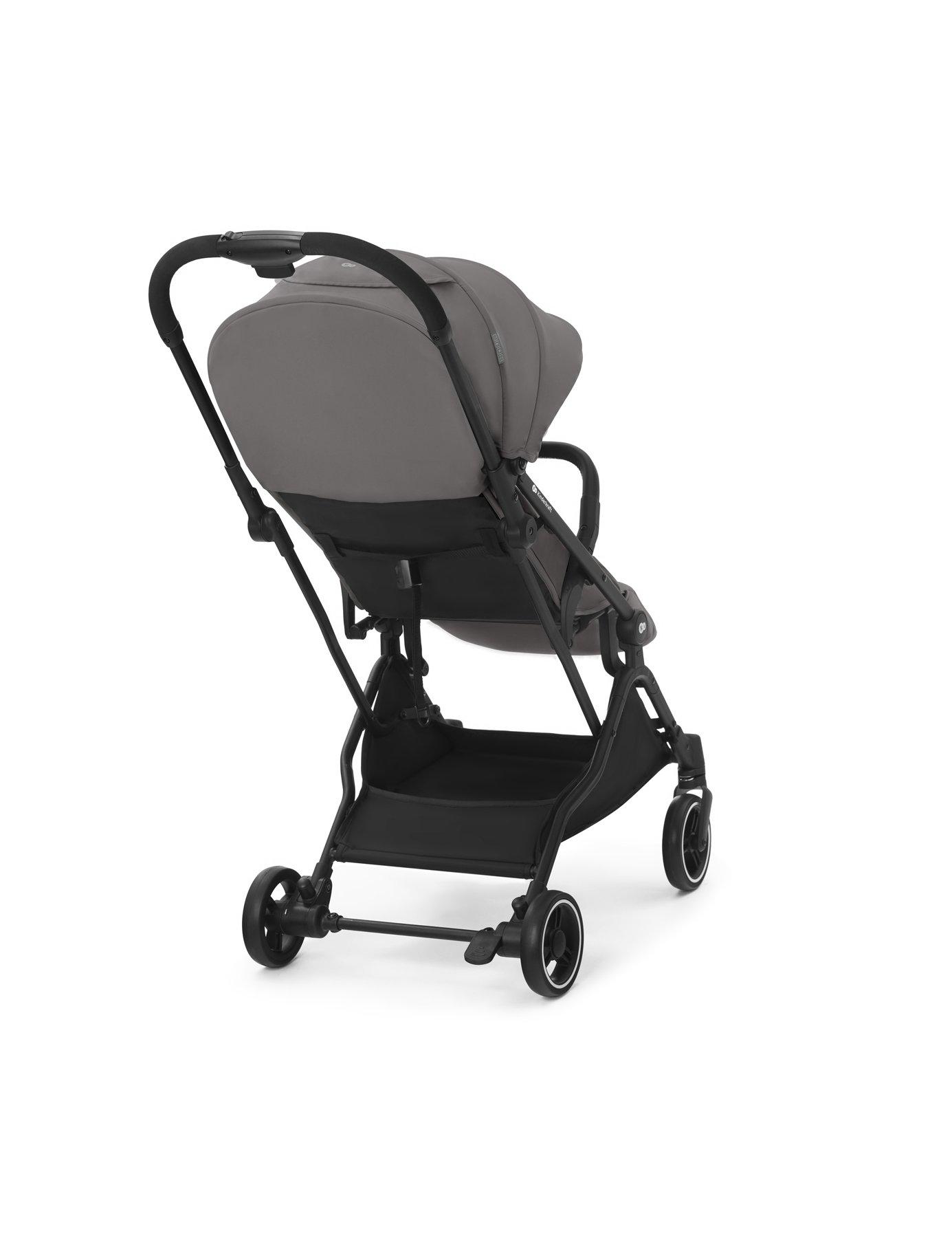 kinderkraft-indy2-pushchair-greyoutfit