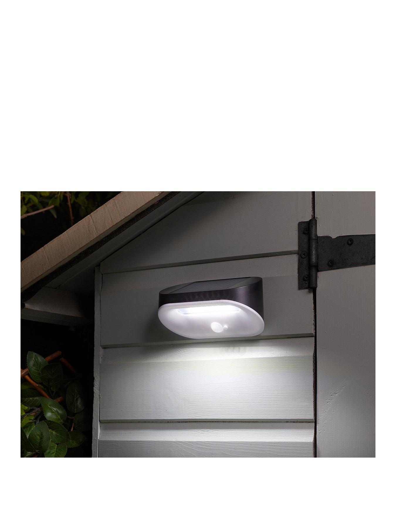 smart-solar-pir-solar-sentry-light-200lumen