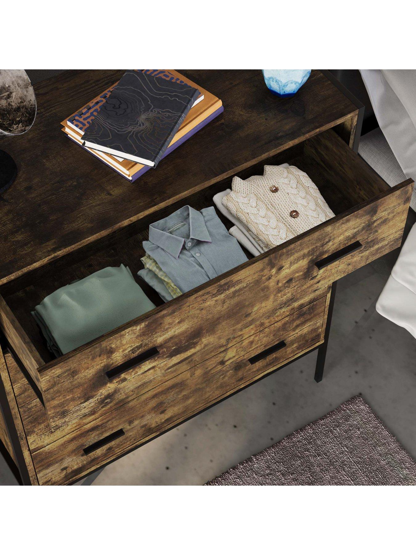 vida-designs-brooklyn-4-drawer-chest-dark-oakoutfit