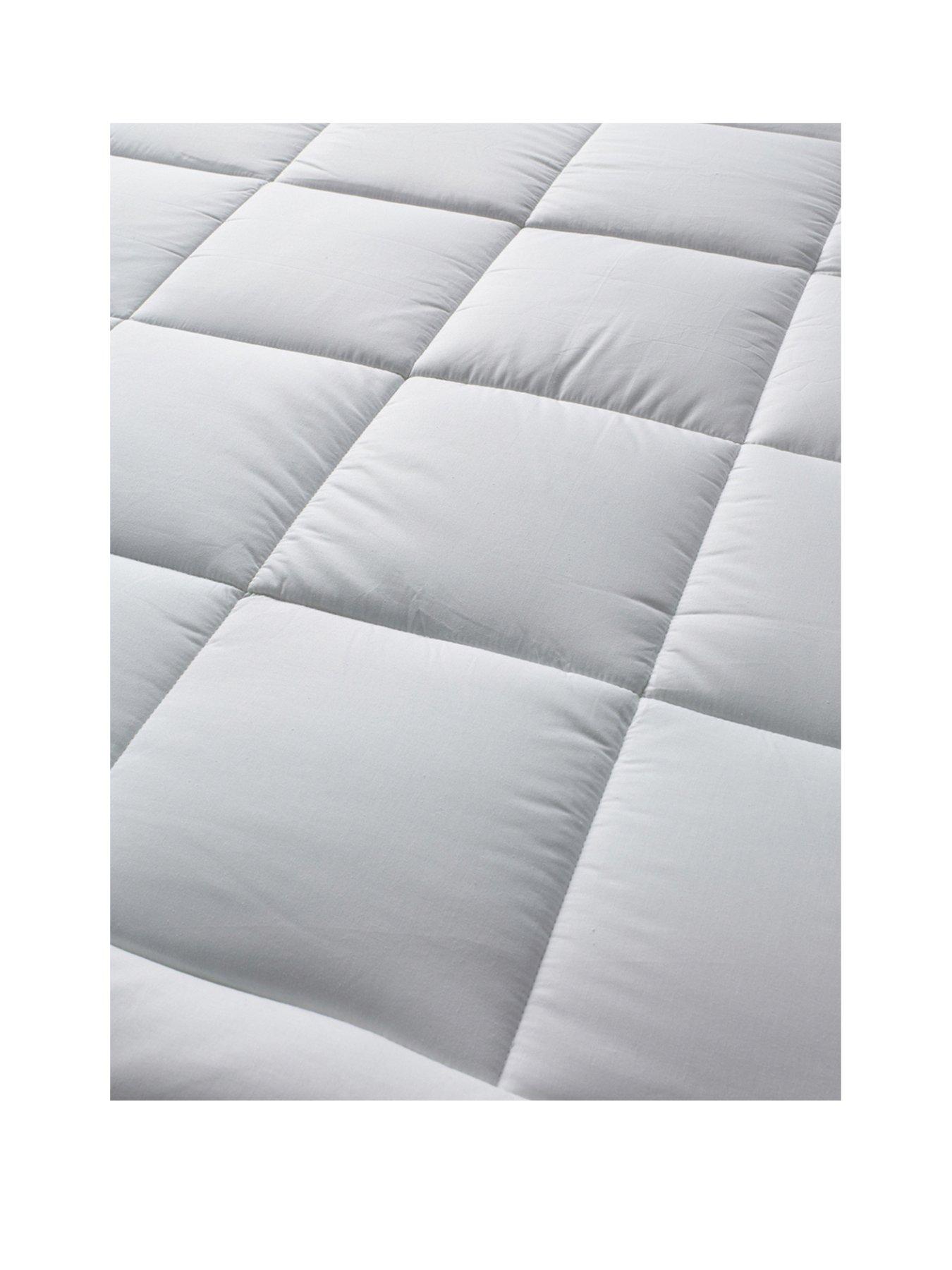 everyday-essentials-hollowfibre-mattress-topper-whitestillFront