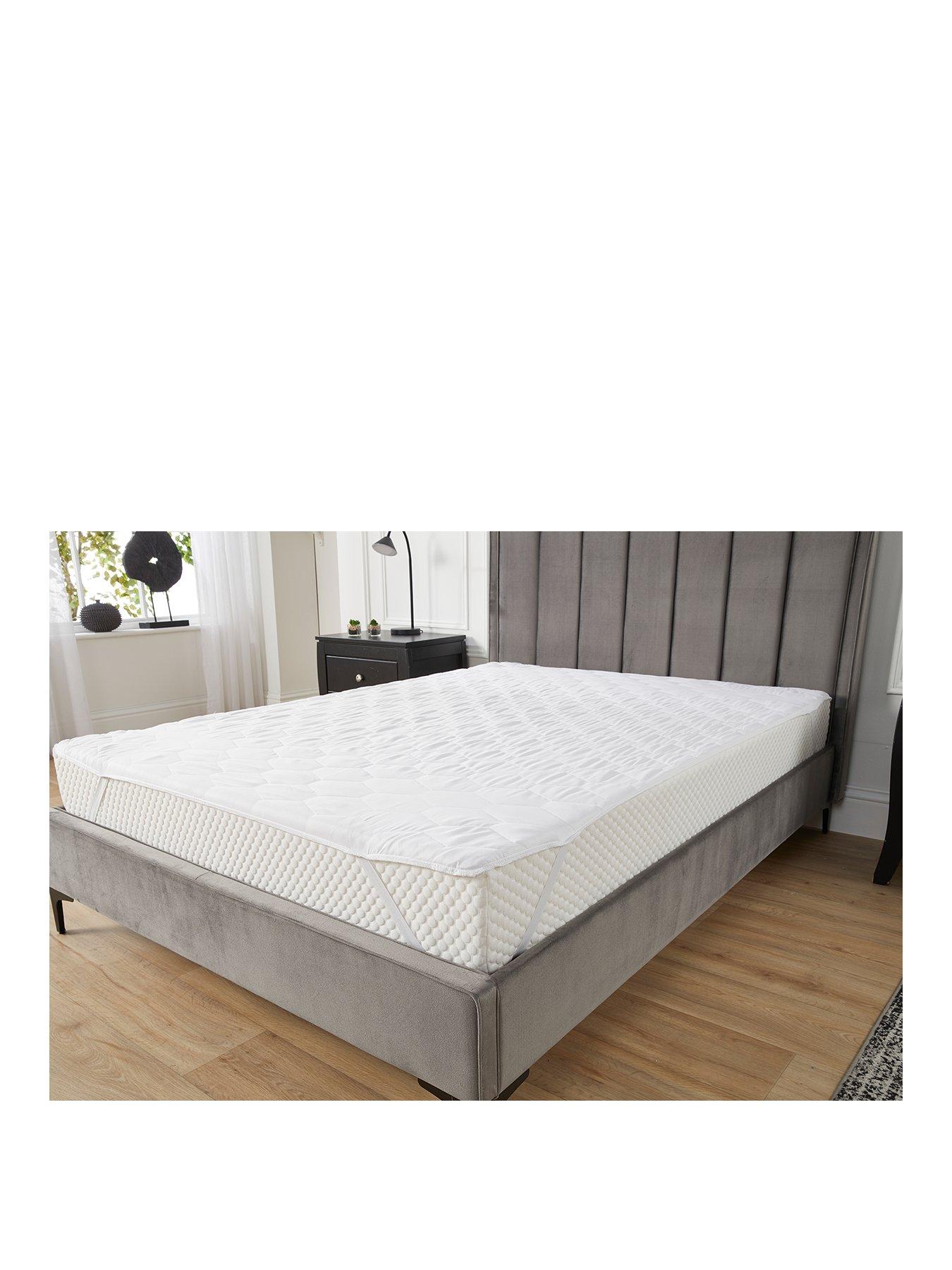 everyday-hollowfibre-mattress-protector-whitestillFront