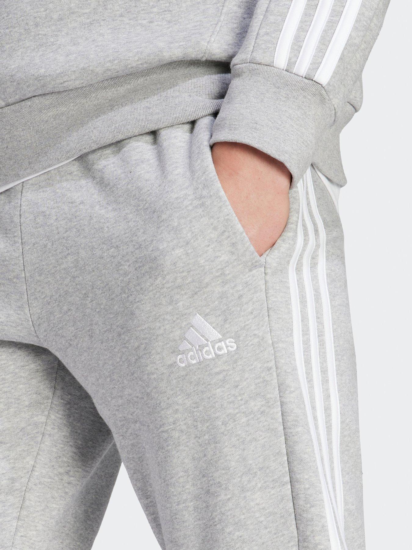 adidas-mens-essentials-joggers-greyoutfit