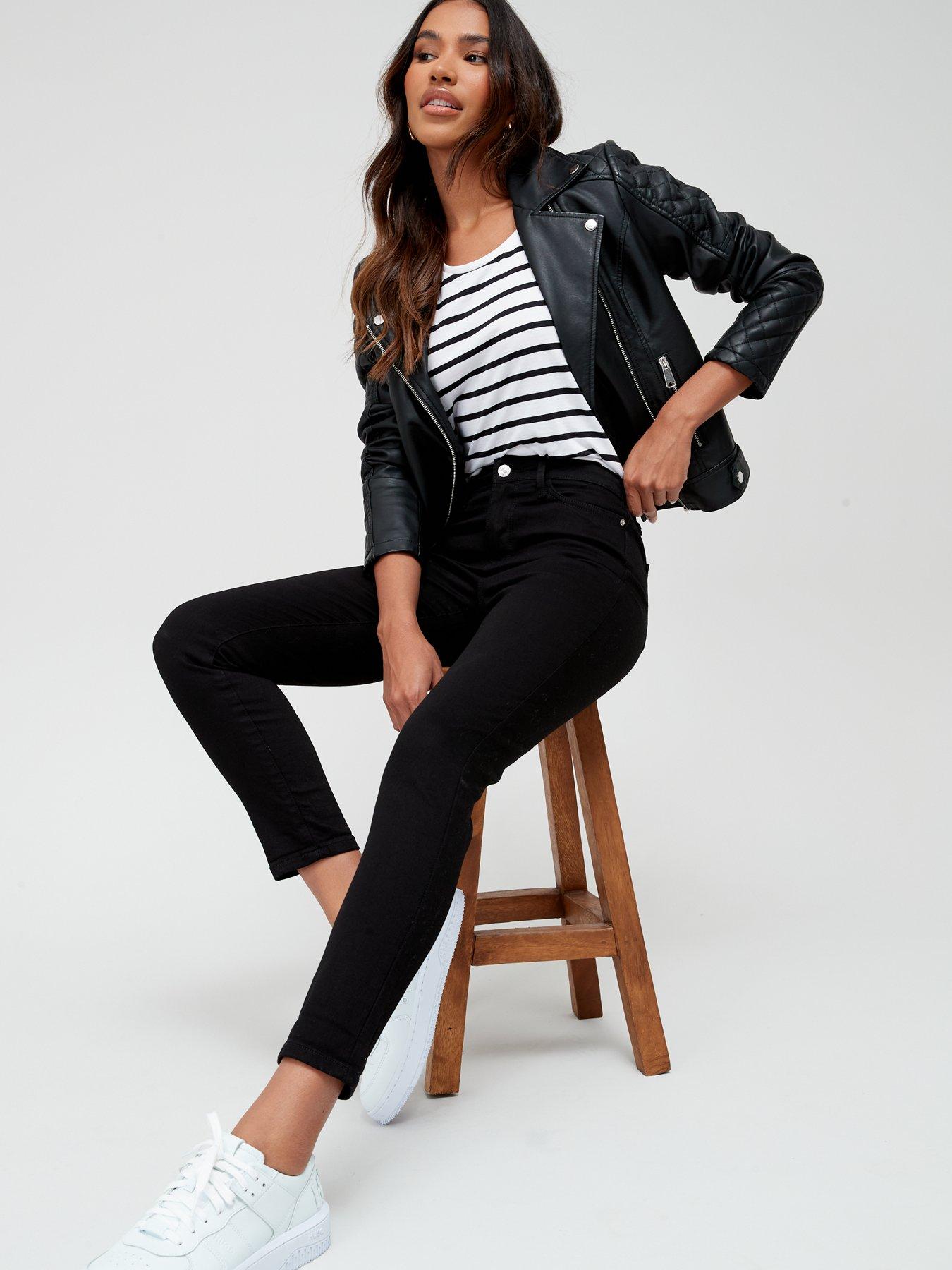 everyday-relaxed-skinny-jeans-blackdetail