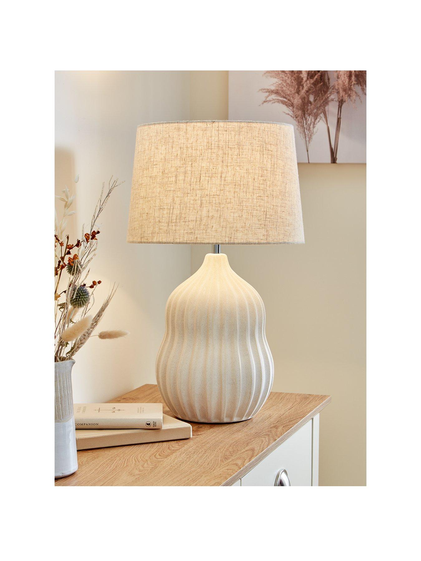 very-home-everly-ceramic-table-lamp