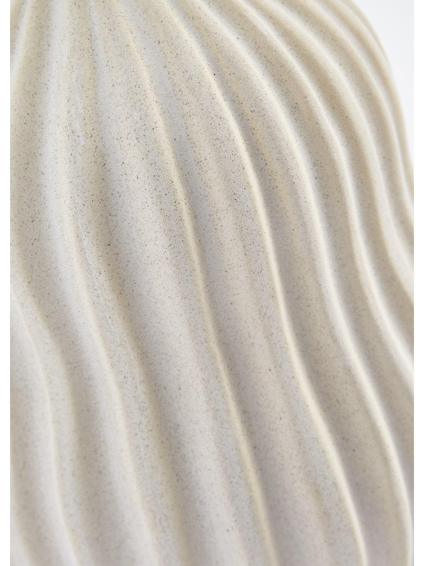 the-very-collection-everly-ceramic-table-lampoutfit