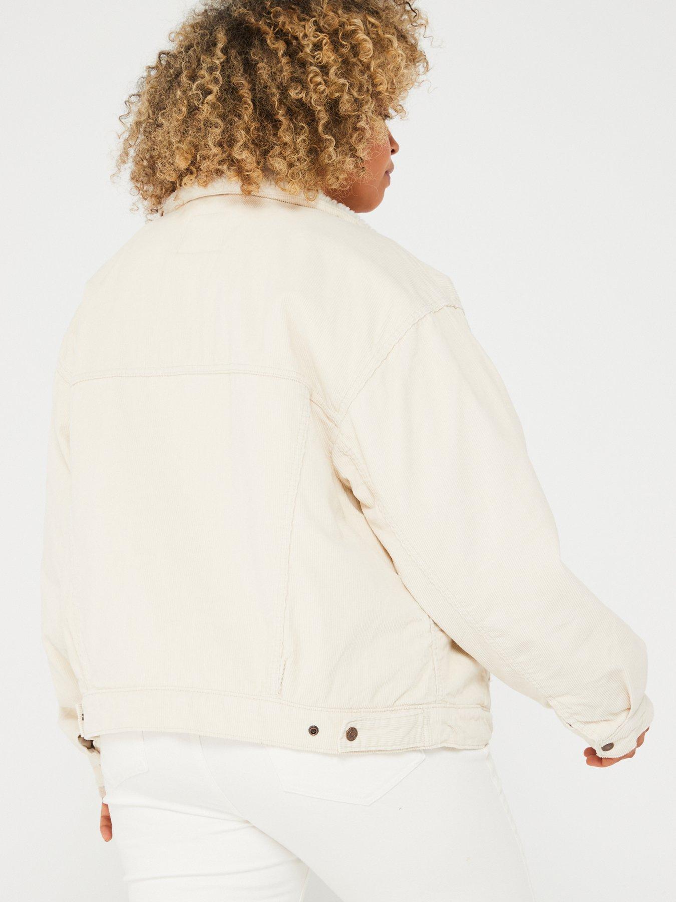 levis-plus-plus-90snbspsherpa-trucker-jacket-almond-milkstillFront