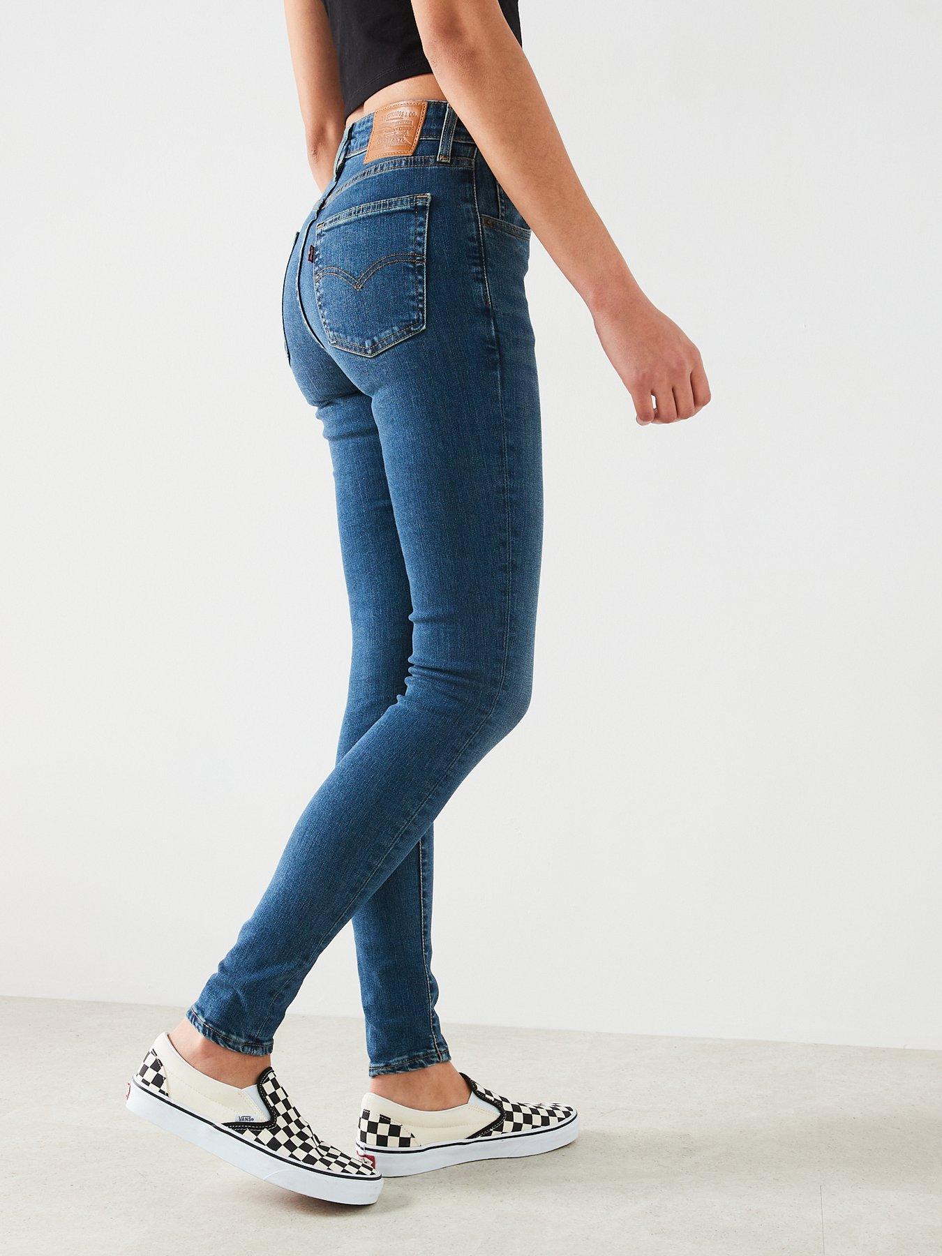 levis-721trade-high-rise-skinny-jean-worn-in-blueoutfit