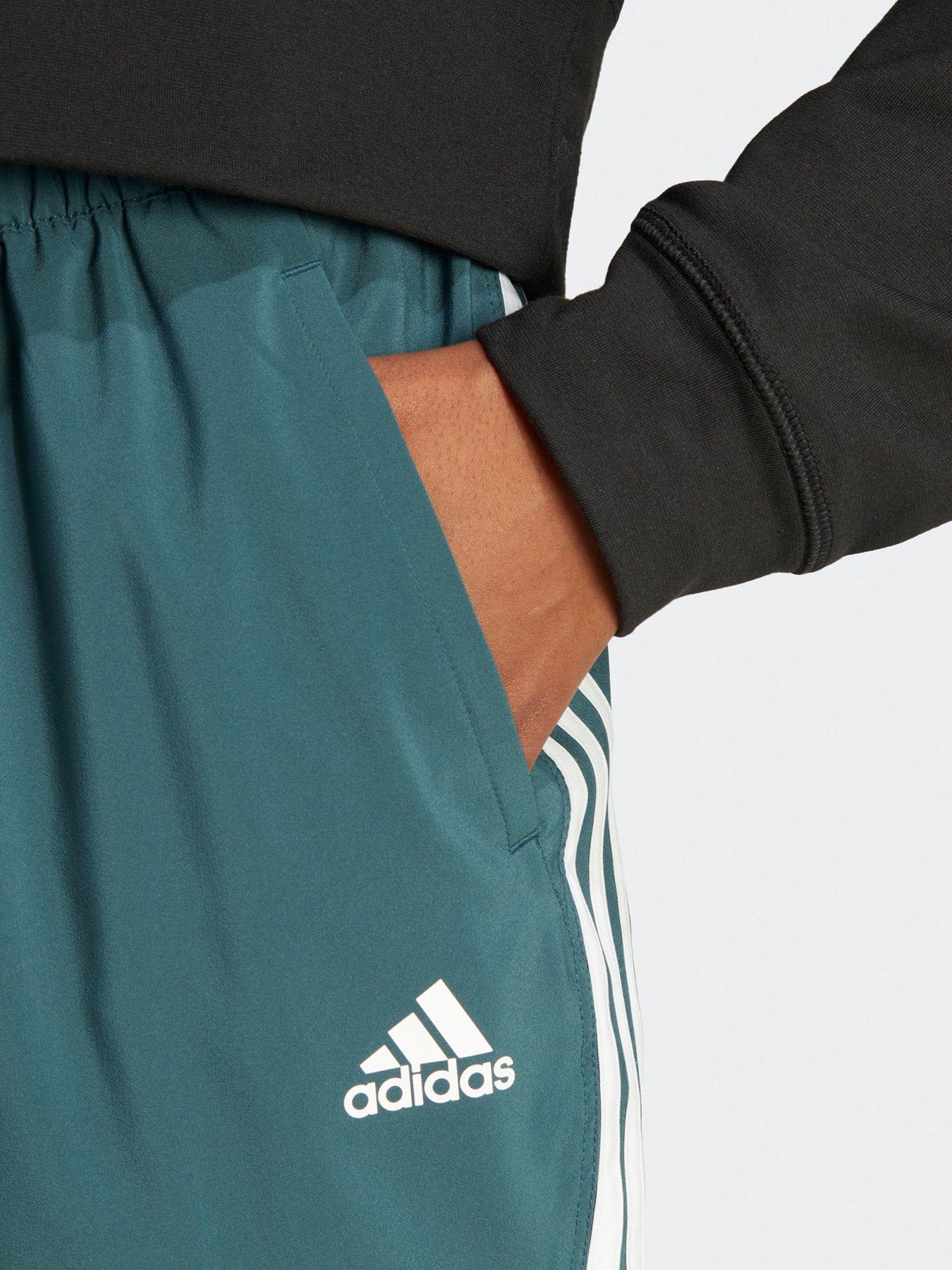 adidas-performance-trainnbspicons-3-stripes-woven-joggers-greenoutfit