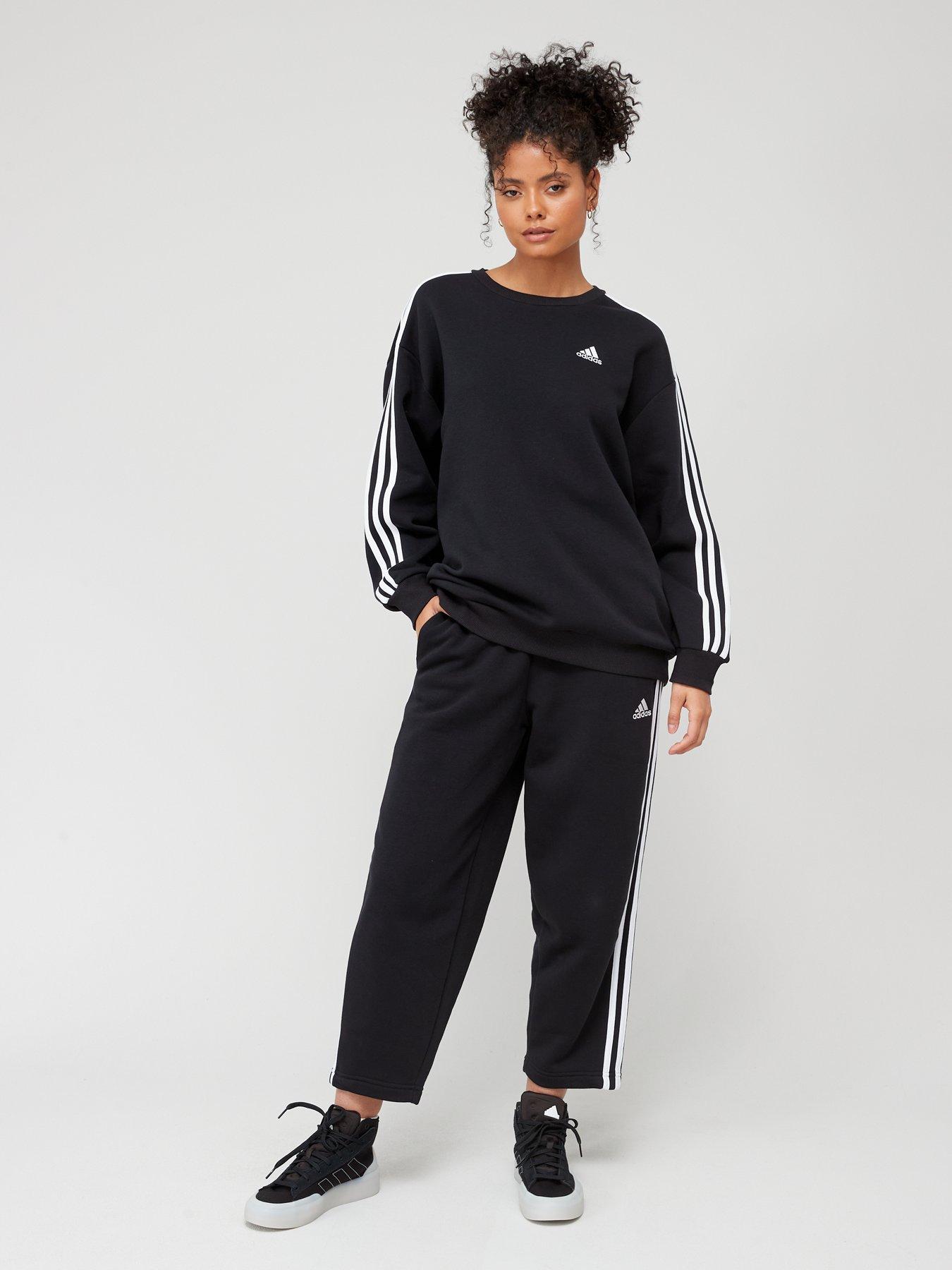 adidas-sportswear-womens-3-stripe-oversized-crew-sweat-blackwhiteoutfit