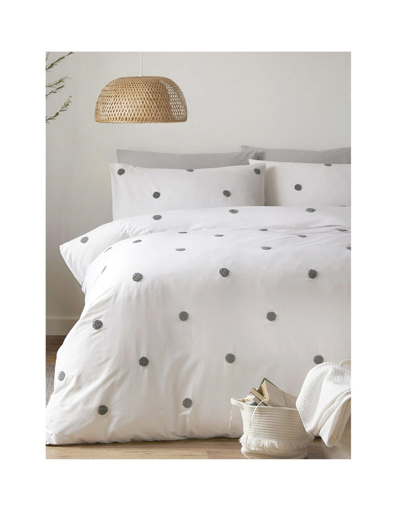 appletree-dot-garden-100-cotton-duvet-cover-setfront