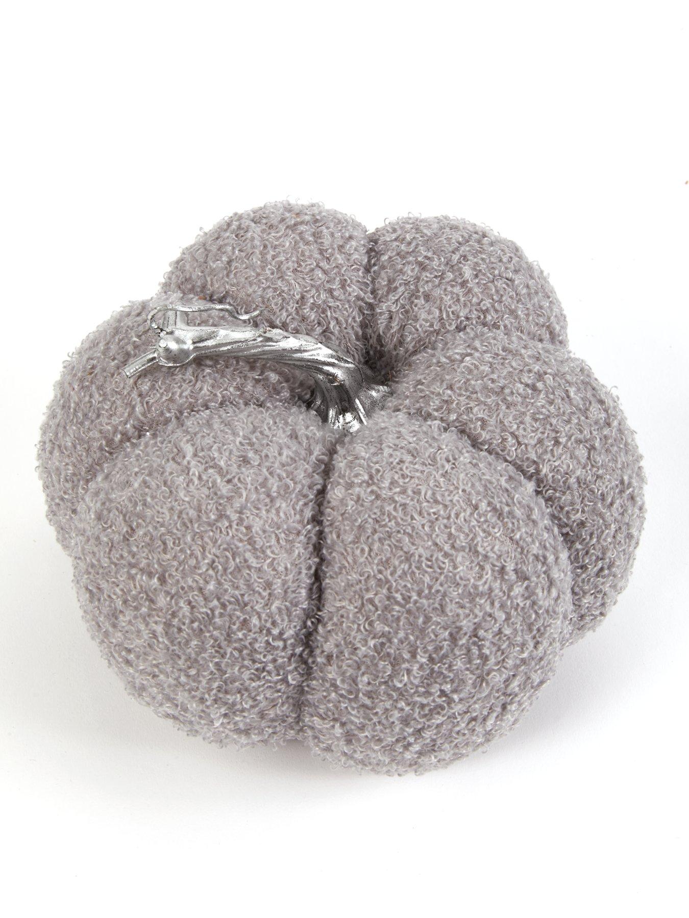 heaven-sends-boucle-pumpkins-set-of-3back