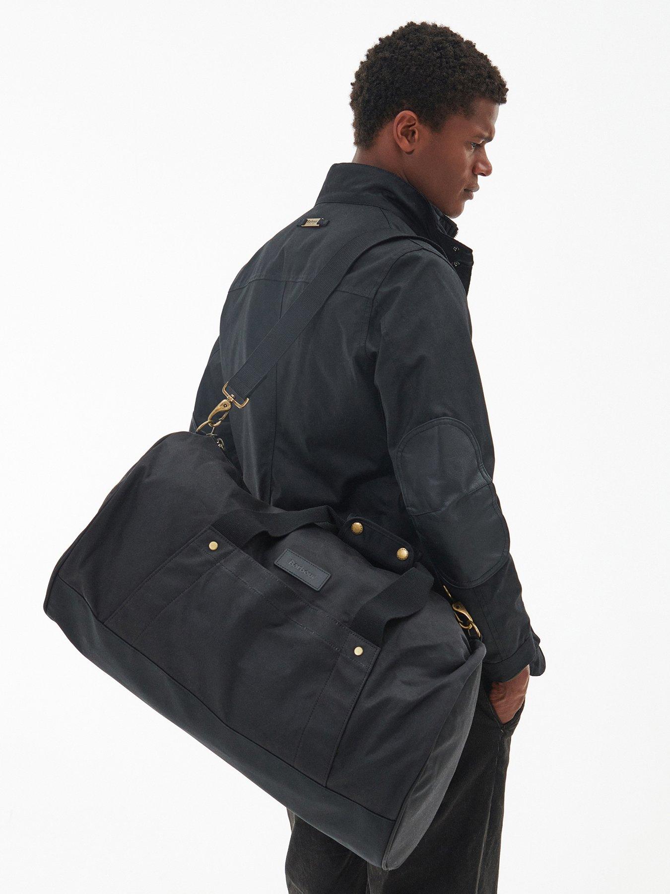 barbour-barbour-explorer-wax-duffle-bag-blackstillFront