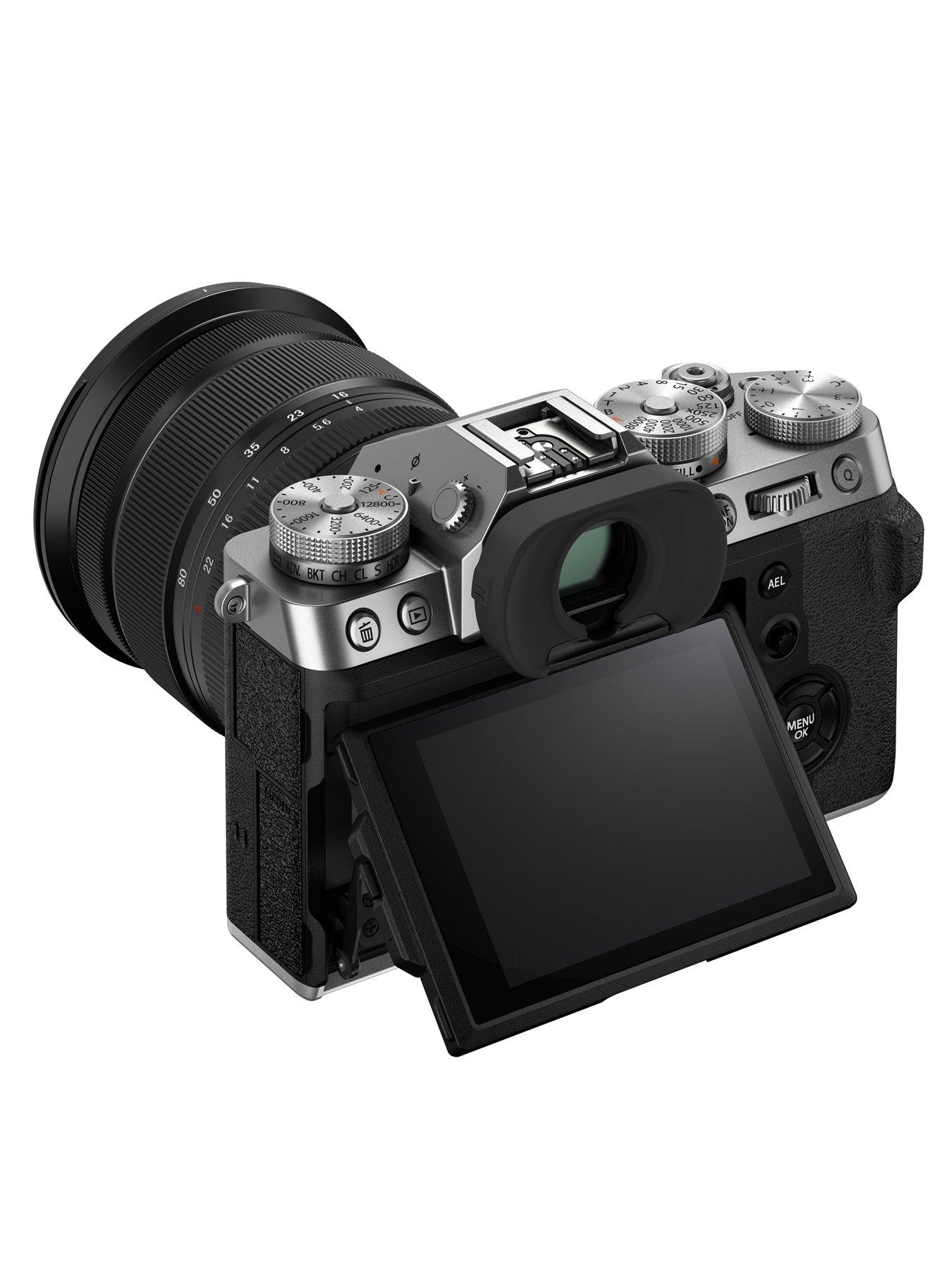 Image 6 of 7 of Fujifilm X-T5 Mirrorless Digital Camera with&nbsp;XF16-80mm F4 R OIS WR Lens Kit - Silver