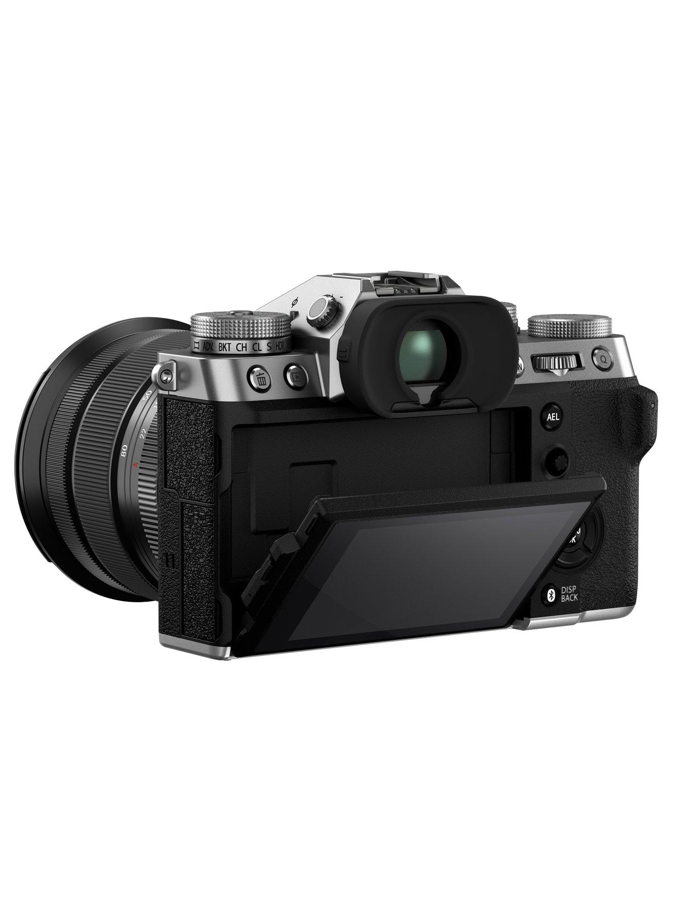 Image 7 of 7 of Fujifilm X-T5 Mirrorless Digital Camera with&nbsp;XF16-80mm F4 R OIS WR Lens Kit - Silver