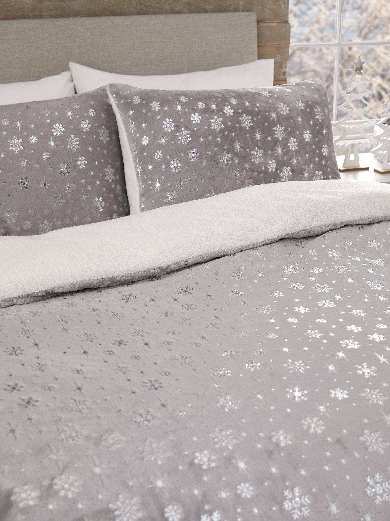 very-home-sparkle-snowflake-fleece-duvet-cover-set-silverback