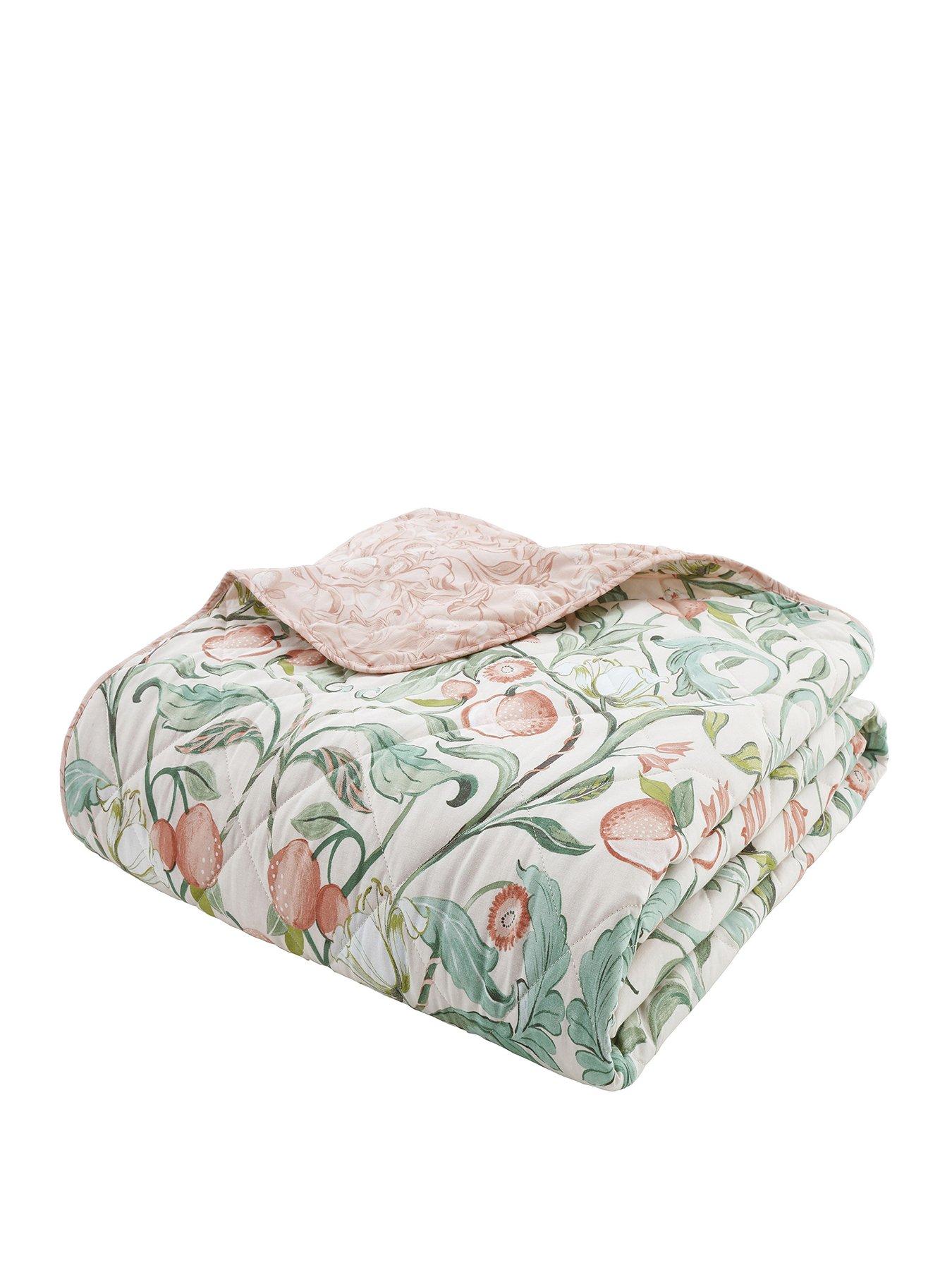 Image 2 of 3 of Catherine Lansfield Clarence Floral Bedspread Throw