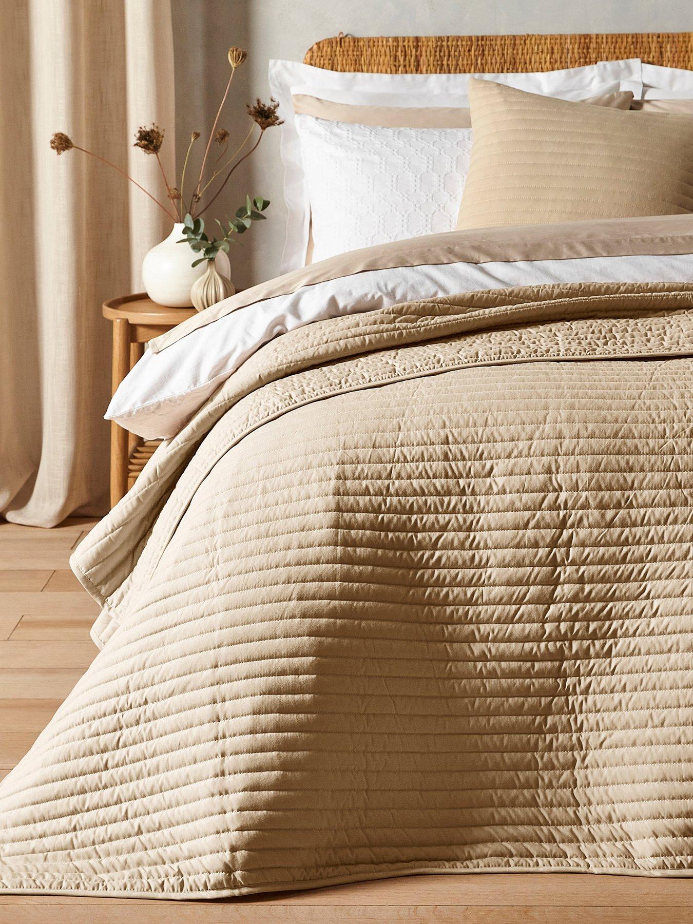 Bianca Quilted Lines Bedspread - Natural