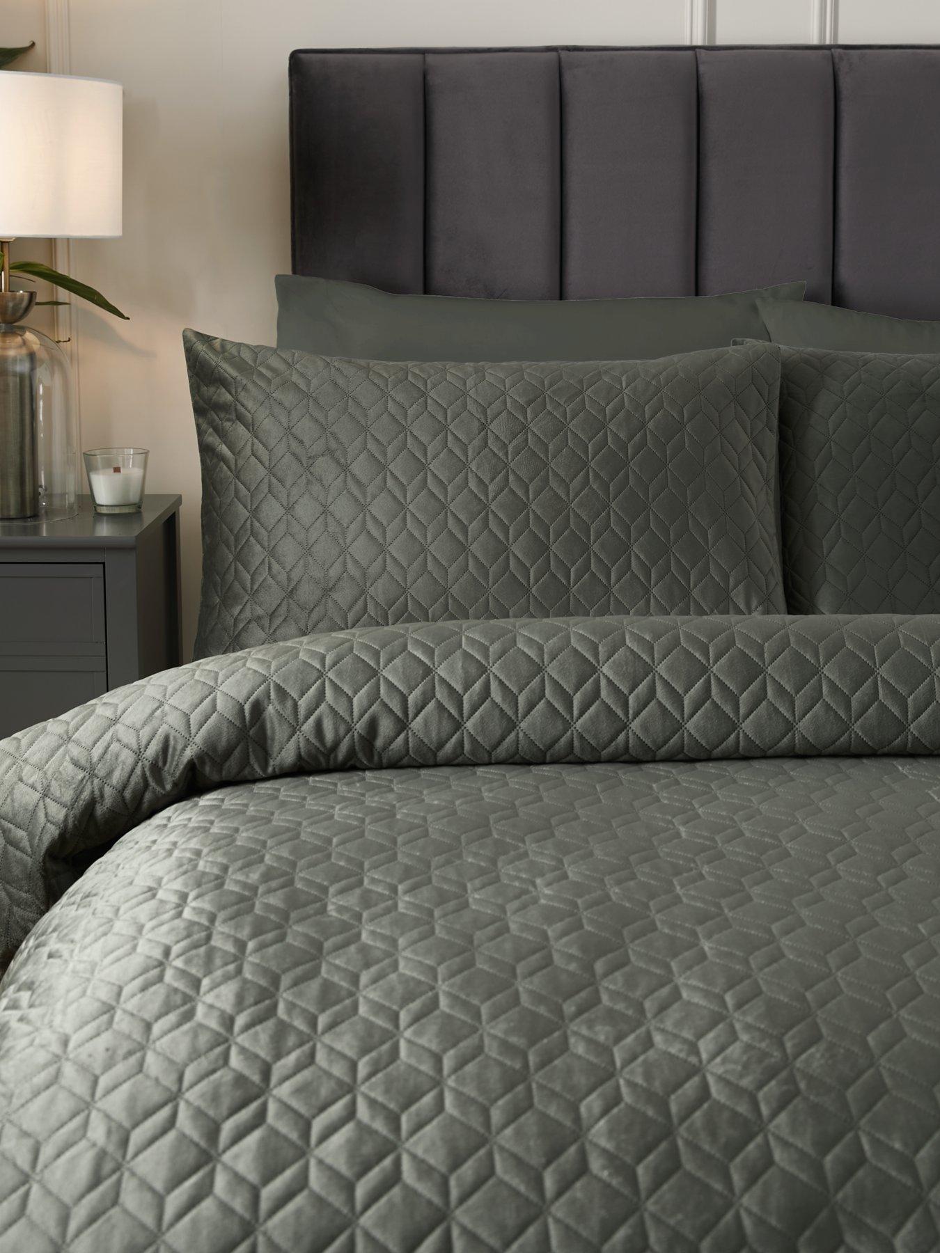 Image 3 of 5 of Very Home Velvet Embroidered Esme Duvet Cover&nbsp;Set - Green