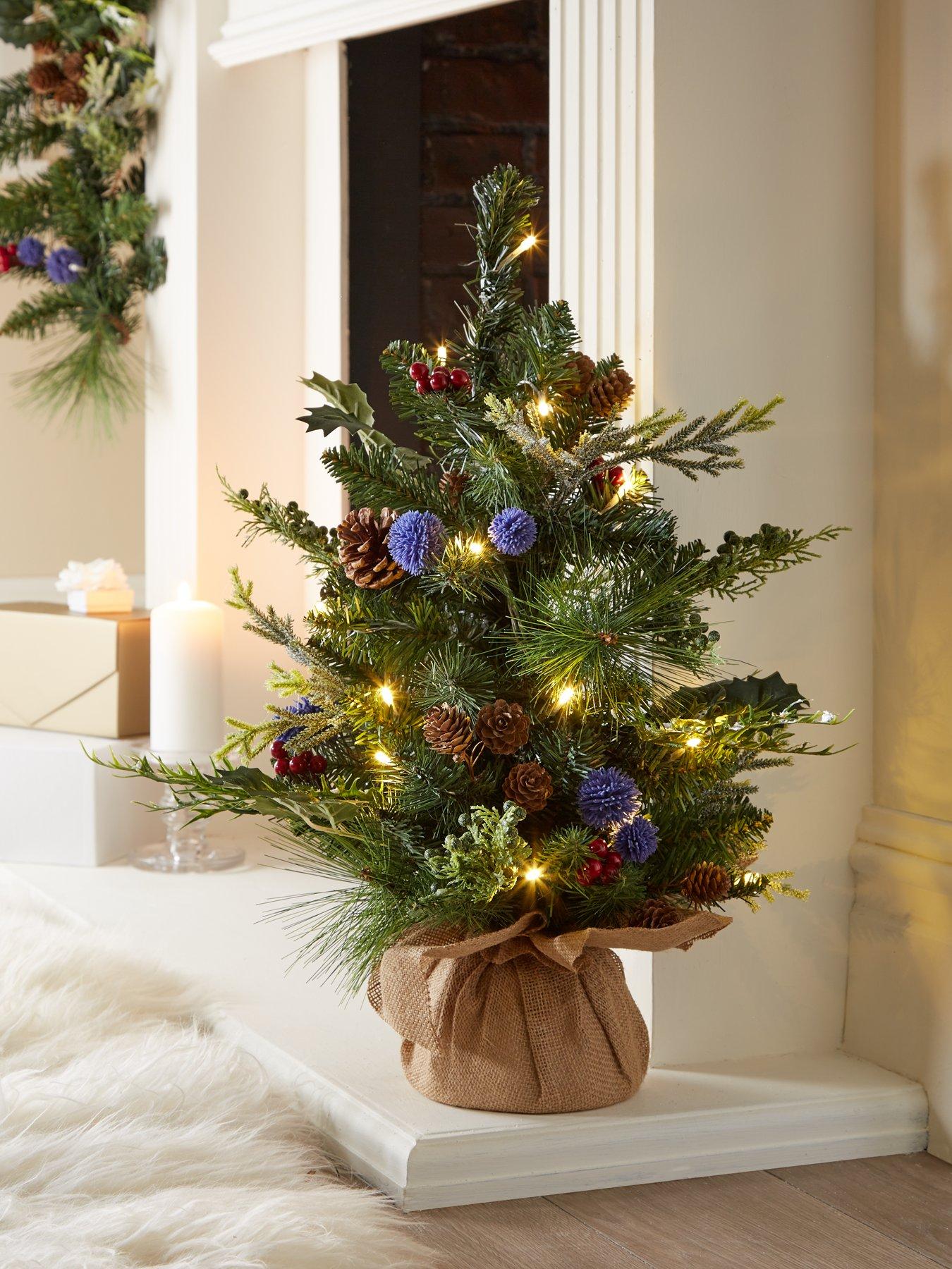 Small ready best sale decorated christmas trees