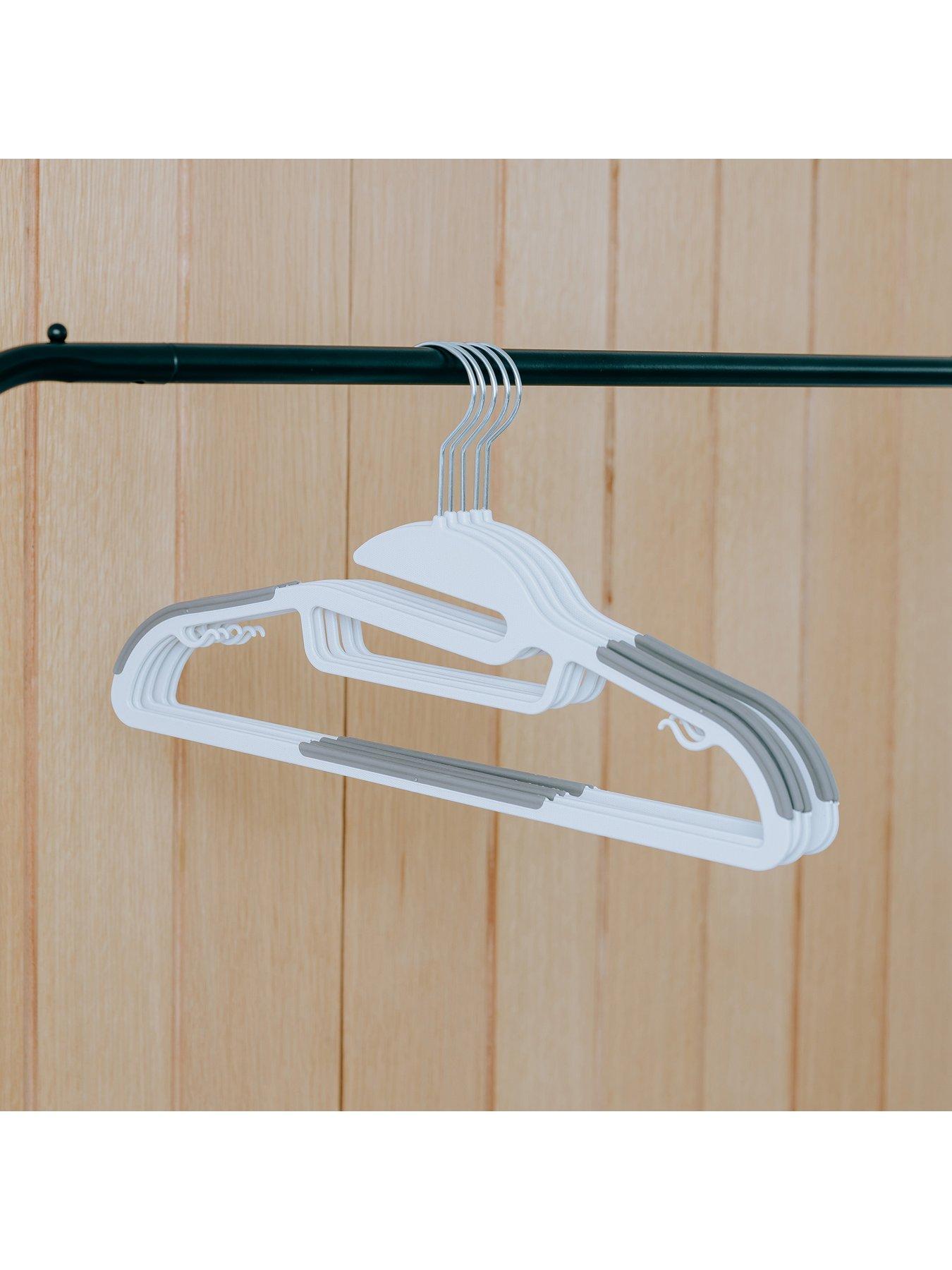 addis-non-slip-plastic-clothes-hangers-20-packstillFront